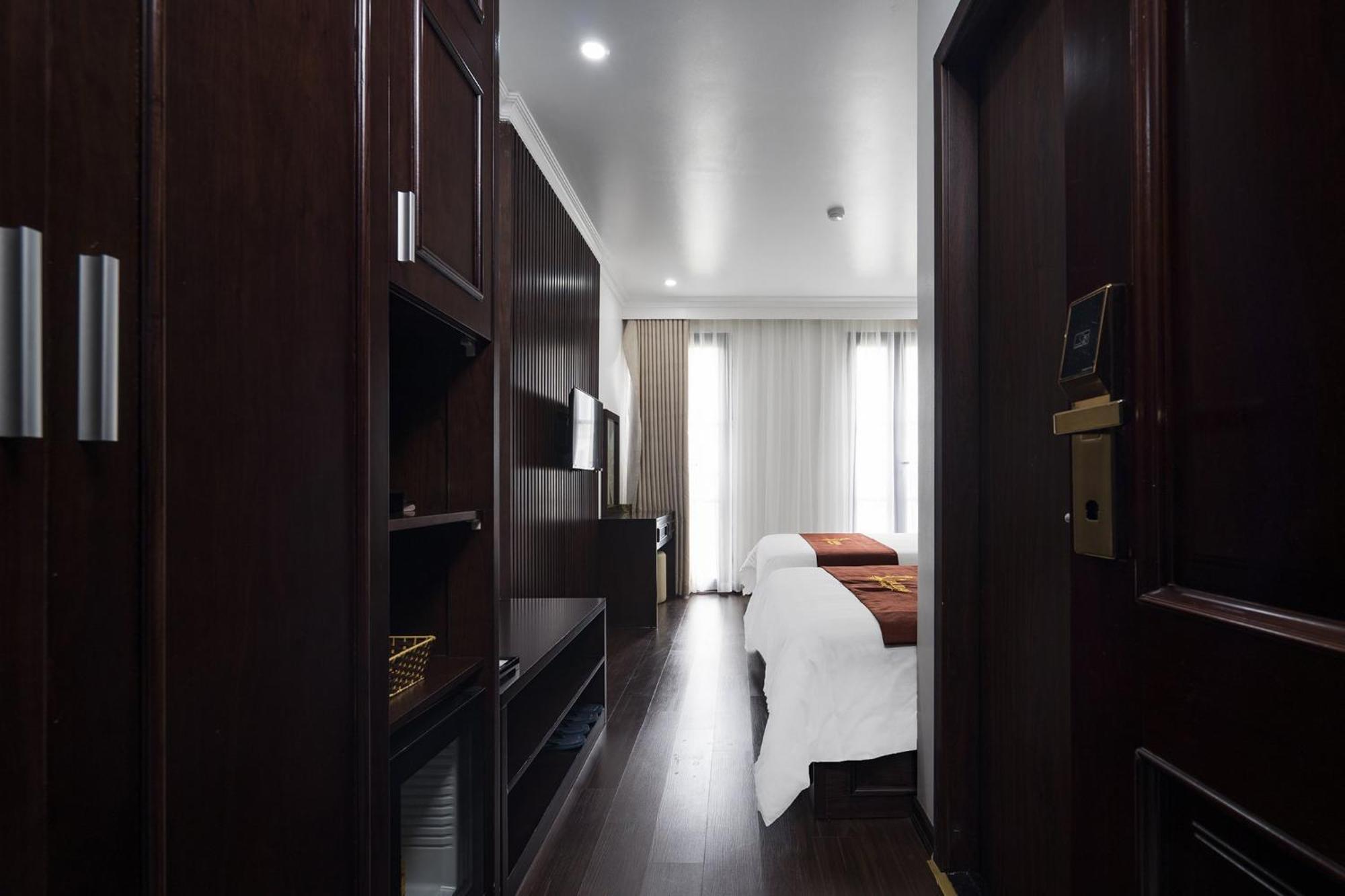 Holidayhotelhalong 4* Ha Long