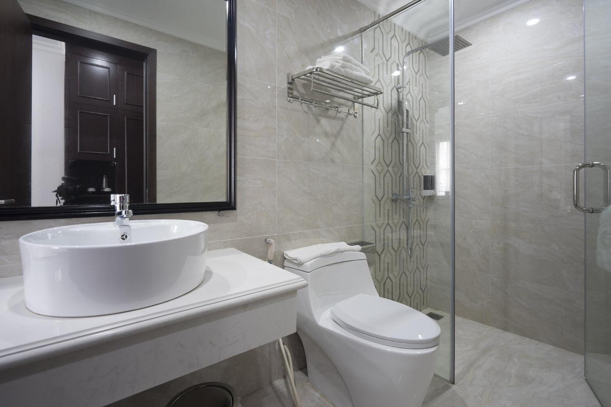 Holidayhotelhalong 4* Ha Long