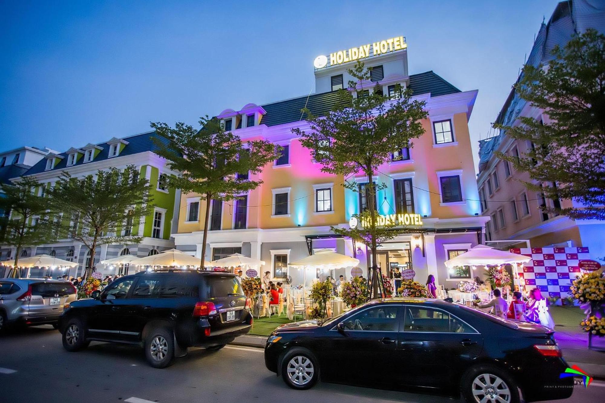 Hotel Holidayhotelhalong 4*