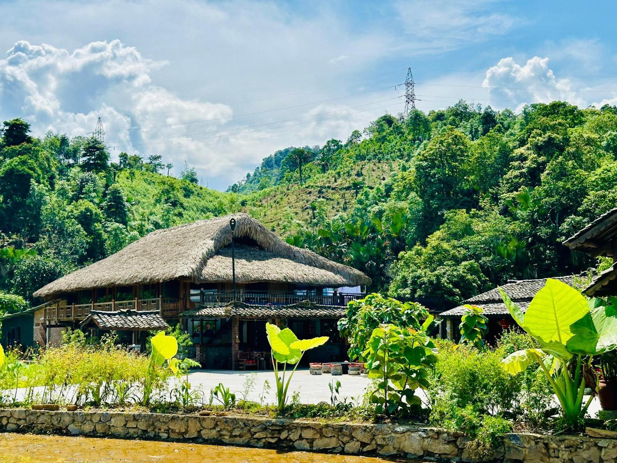 Ban Bang Tours & Motorbike Ha Giang