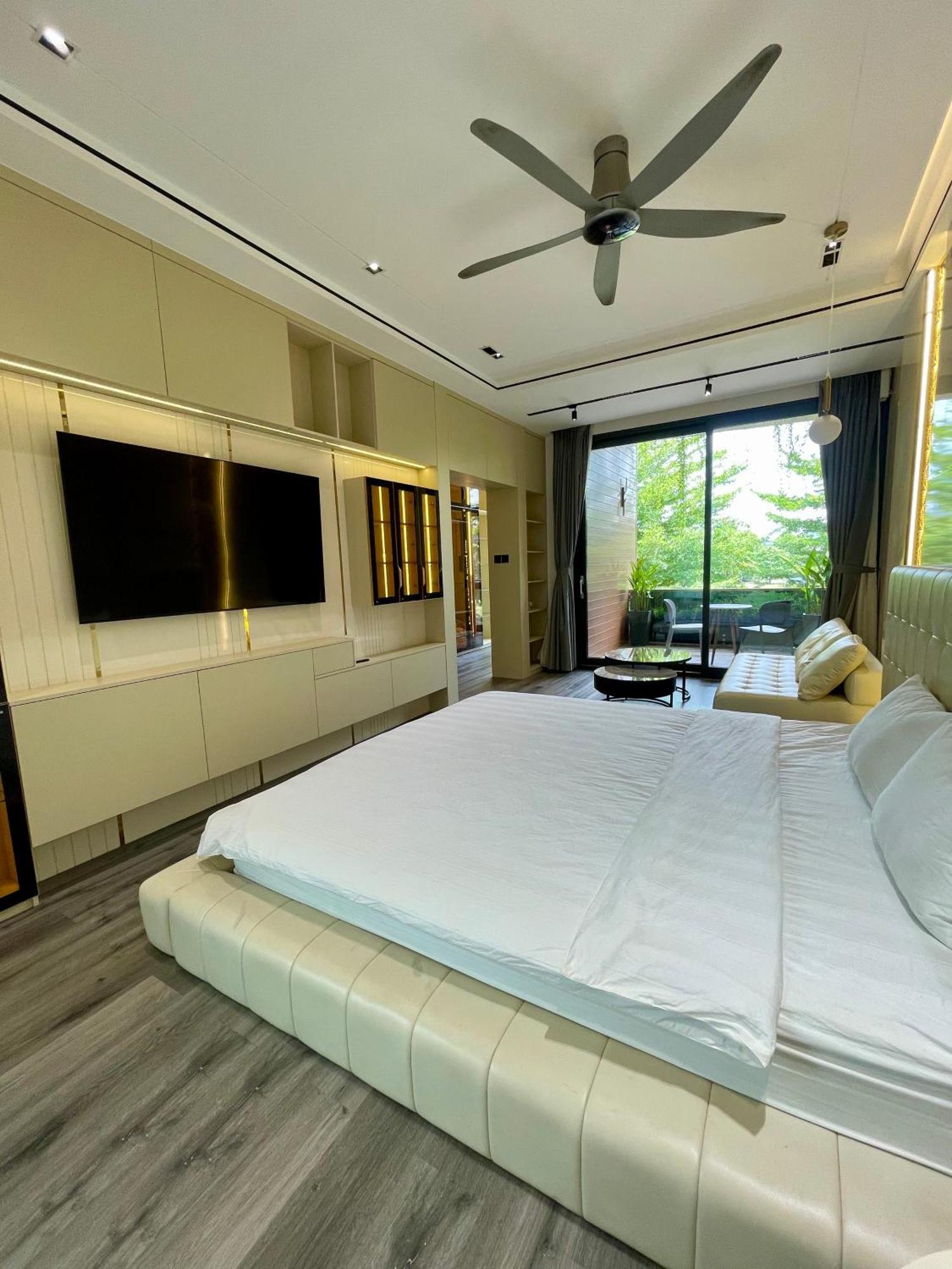 Villa Deluxe *