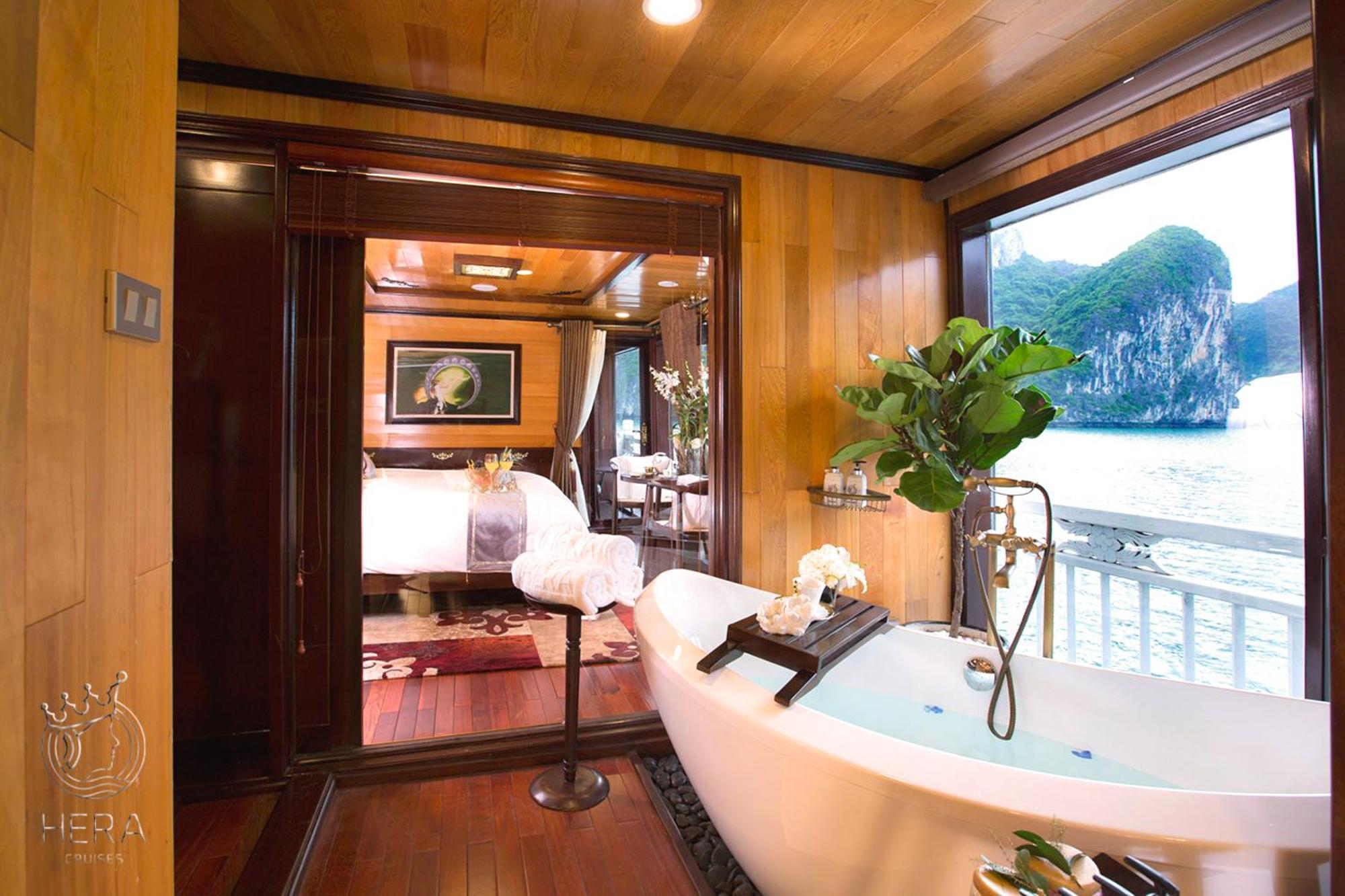 Hera Grand Lux Cruise On Bay 