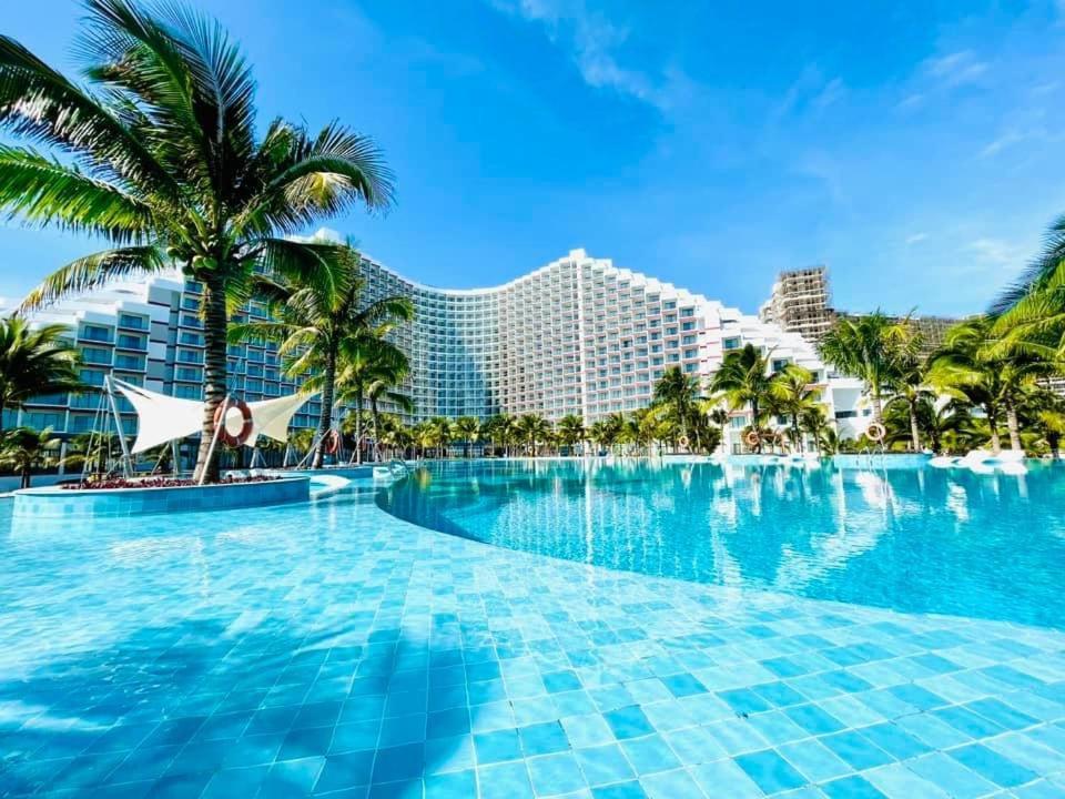 The Sea View Cam Ranh 5*