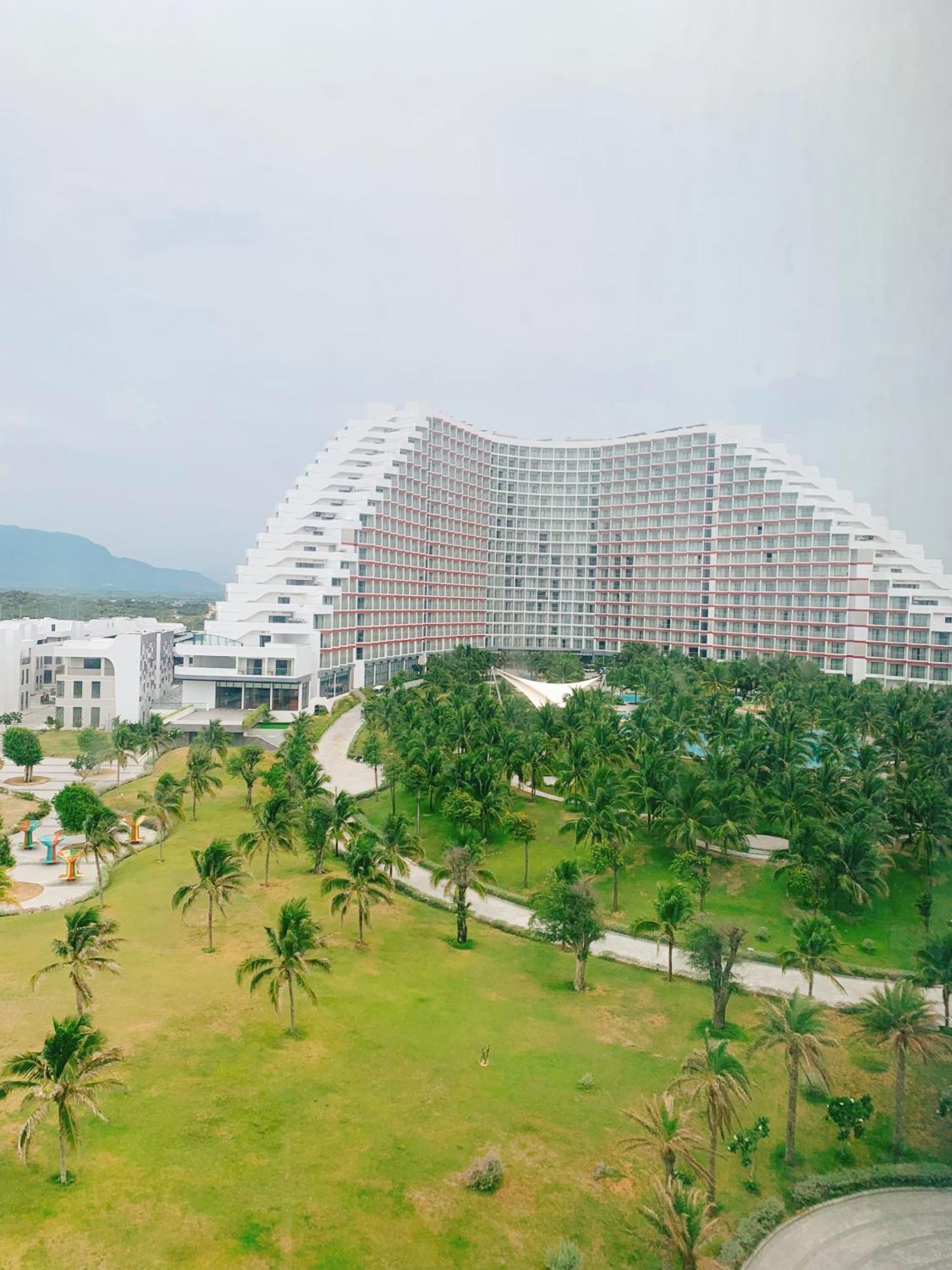 Khách sạn The Sea View Cam Ranh Thon Hoa Da
