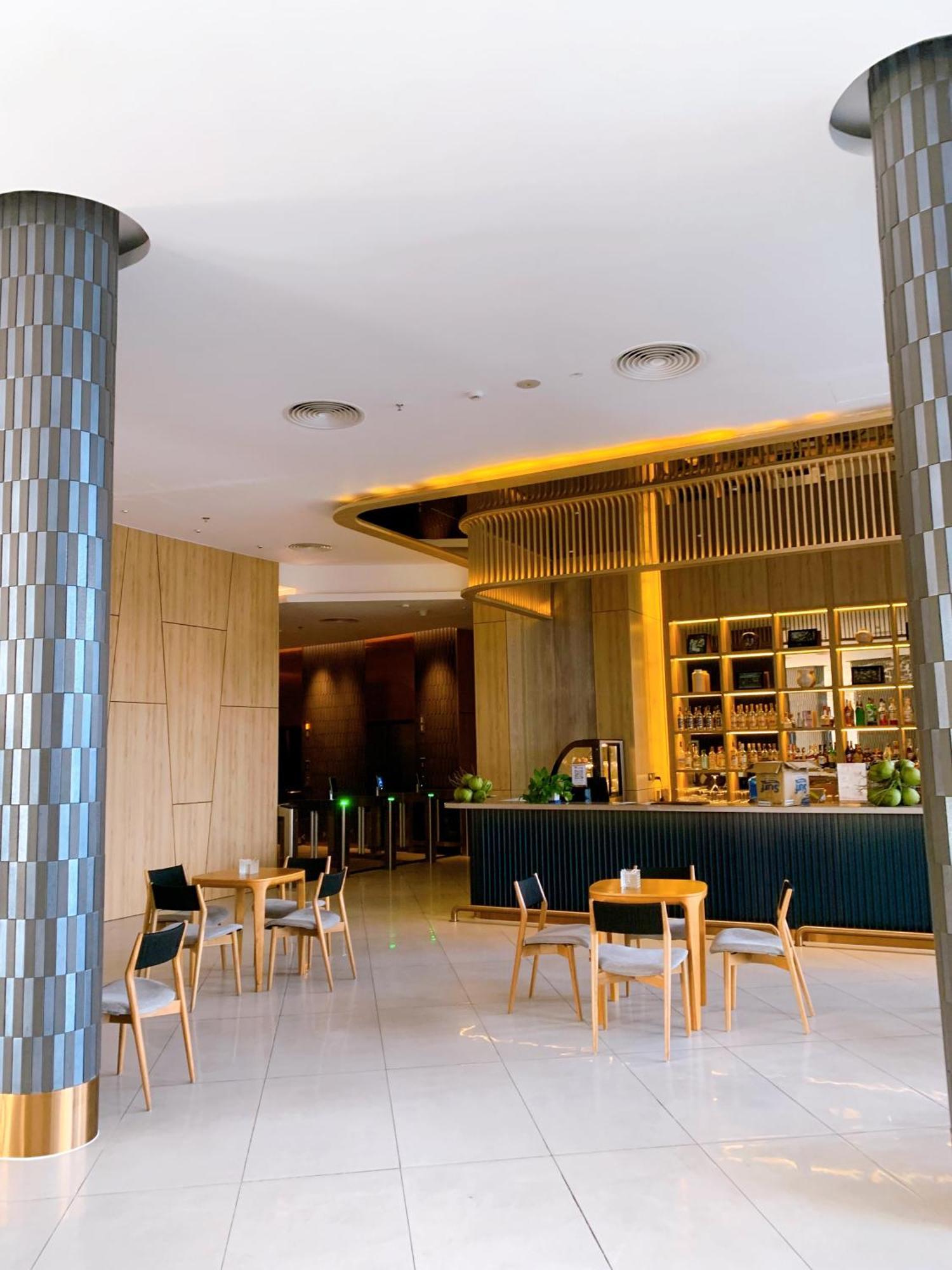 Khách sạn The Sea View Cam Ranh 5*