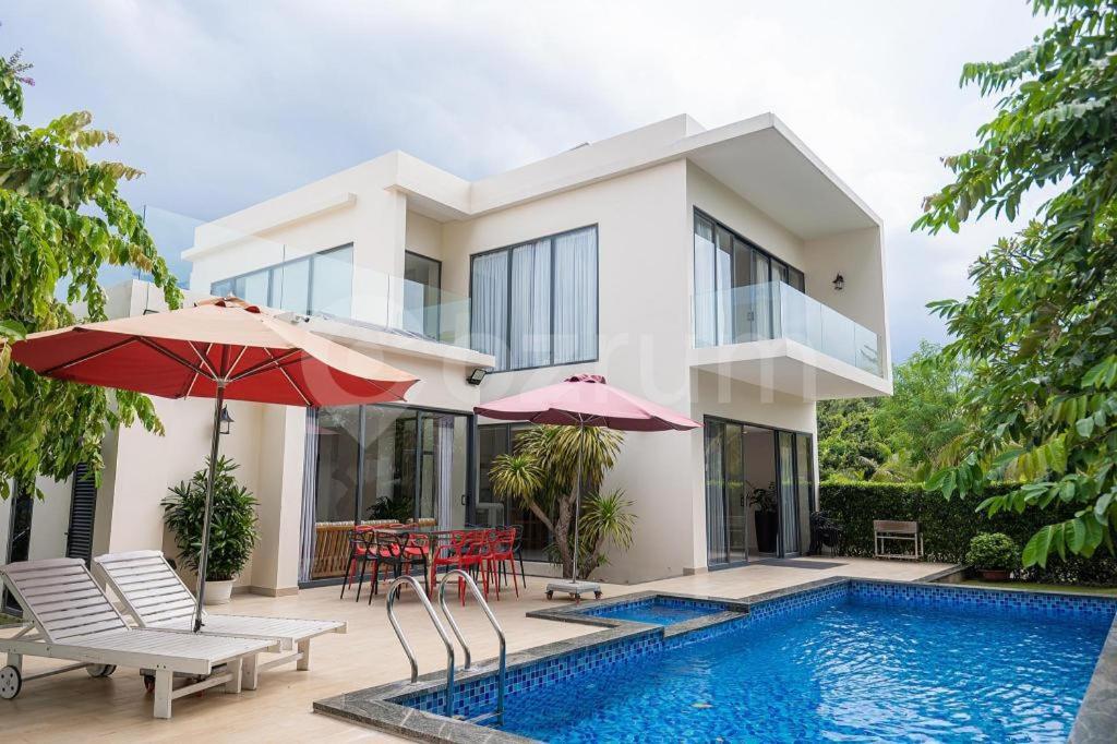 Cozrum Luxury - Aria 3* Vung Tau