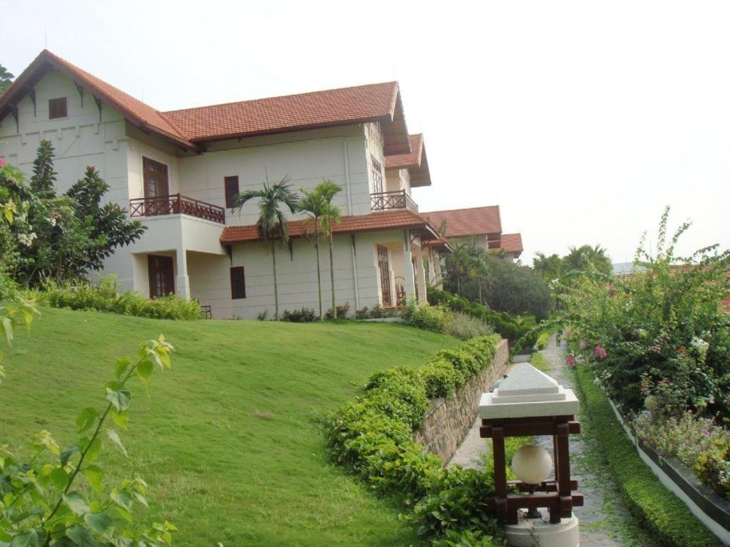 Tuan Chau Resort