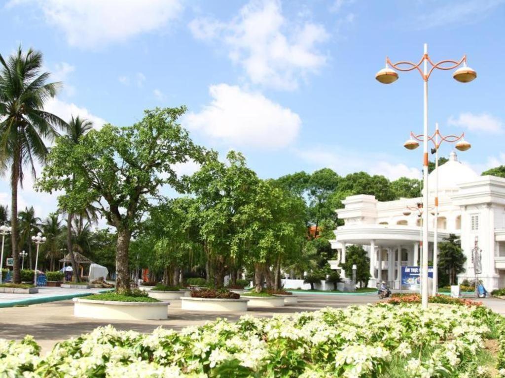 Tuan Chau Resort