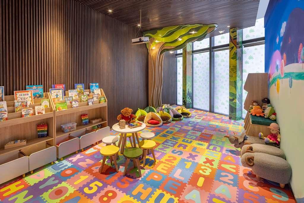 Melia Vinpearl Cua Hoi Beach Resort 5*