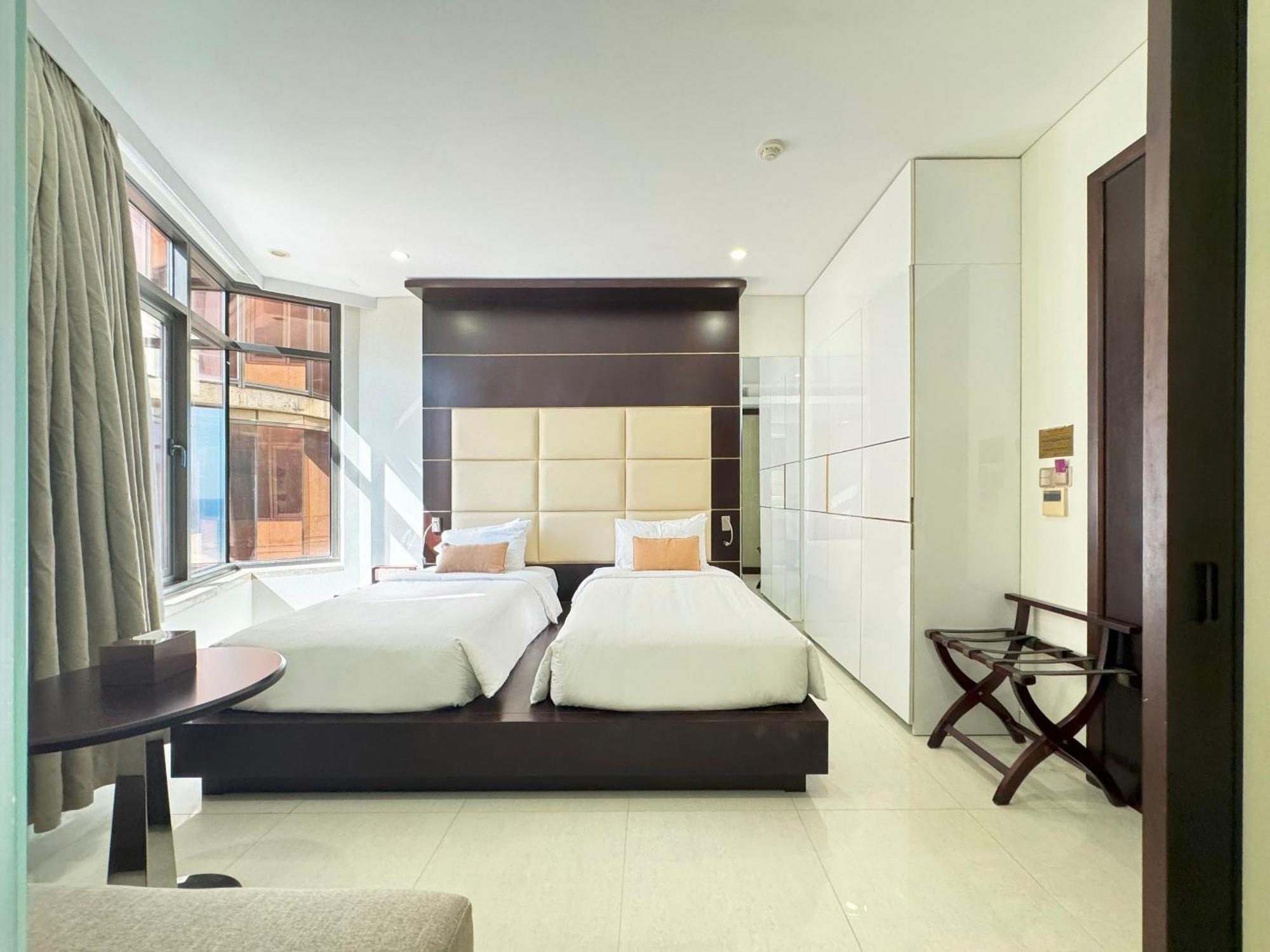 Holiday Beach Hotel Danang Hotel 5*