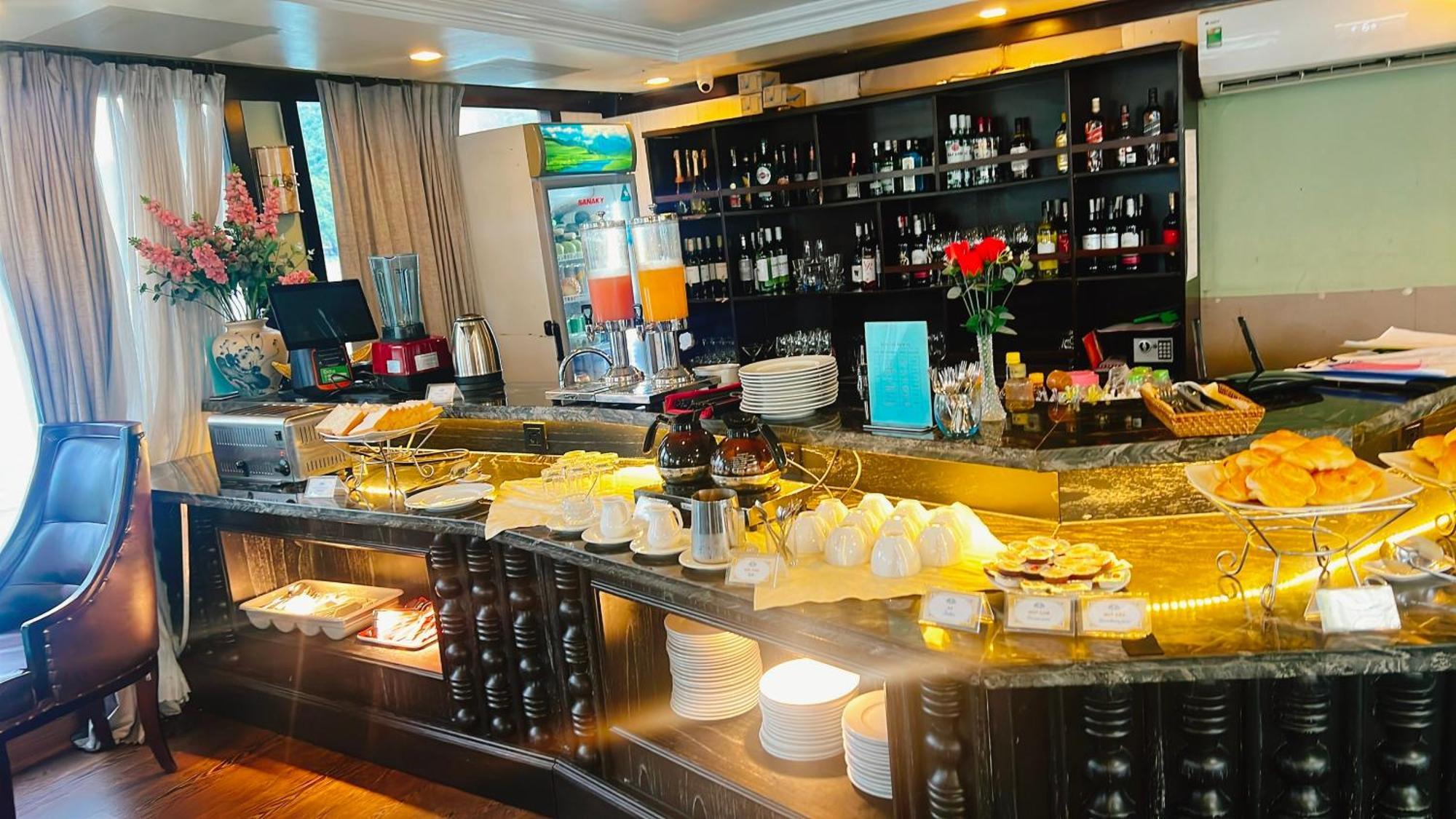 Lotus Elegance Cruise 5* Hạ Long