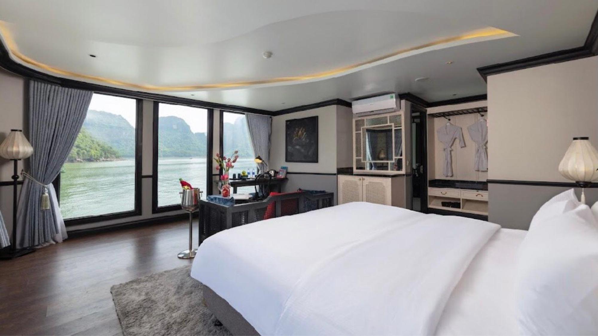 Lotus Elegance Cruise 