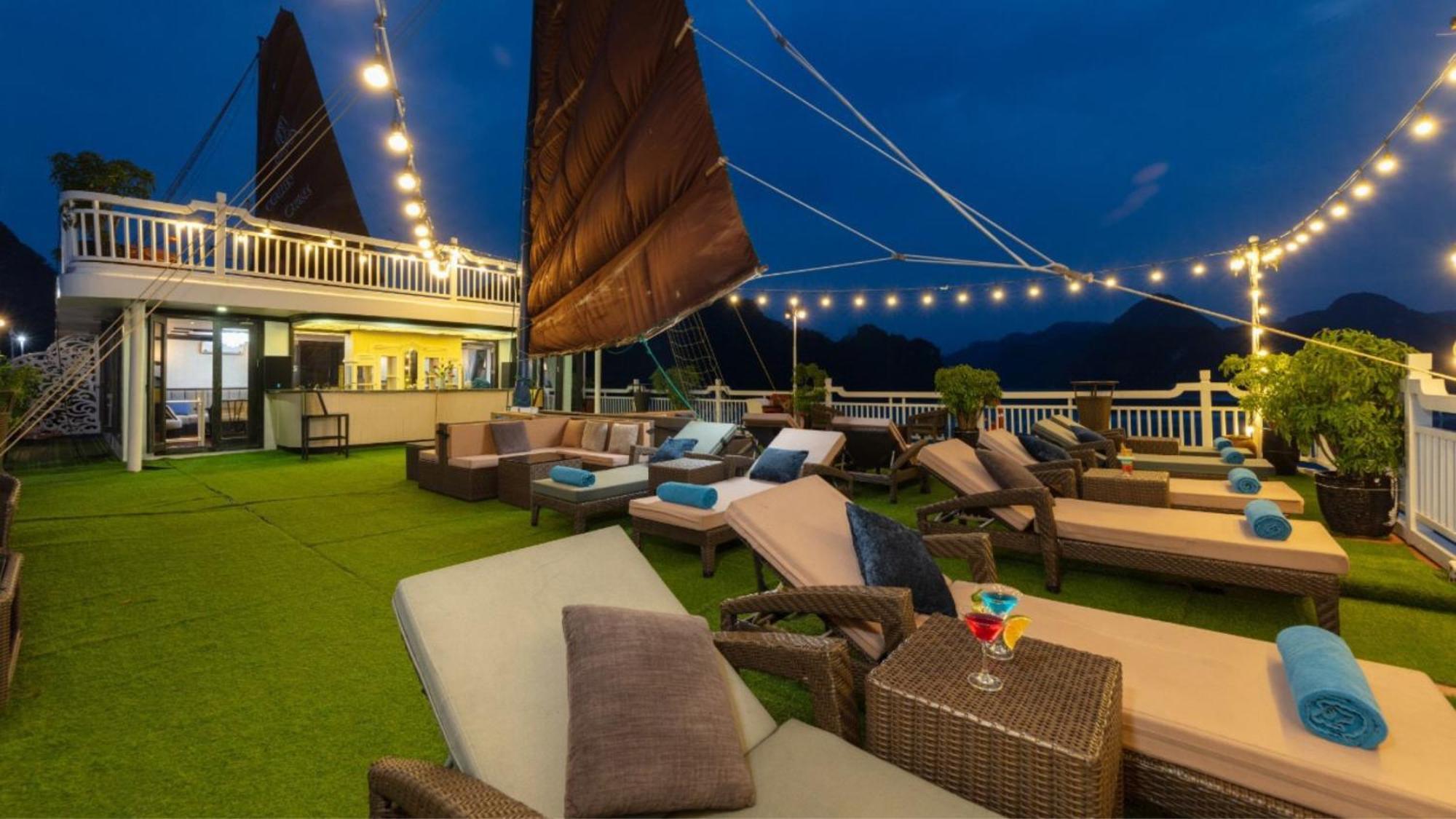Lotus Elegance Cruise 5* Hạ Long