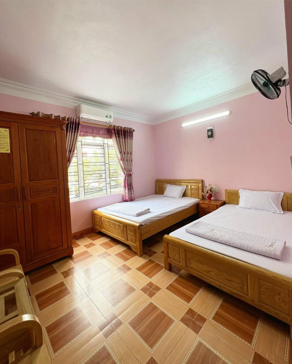 Homestay Nha Nghi Huong Nguyen *