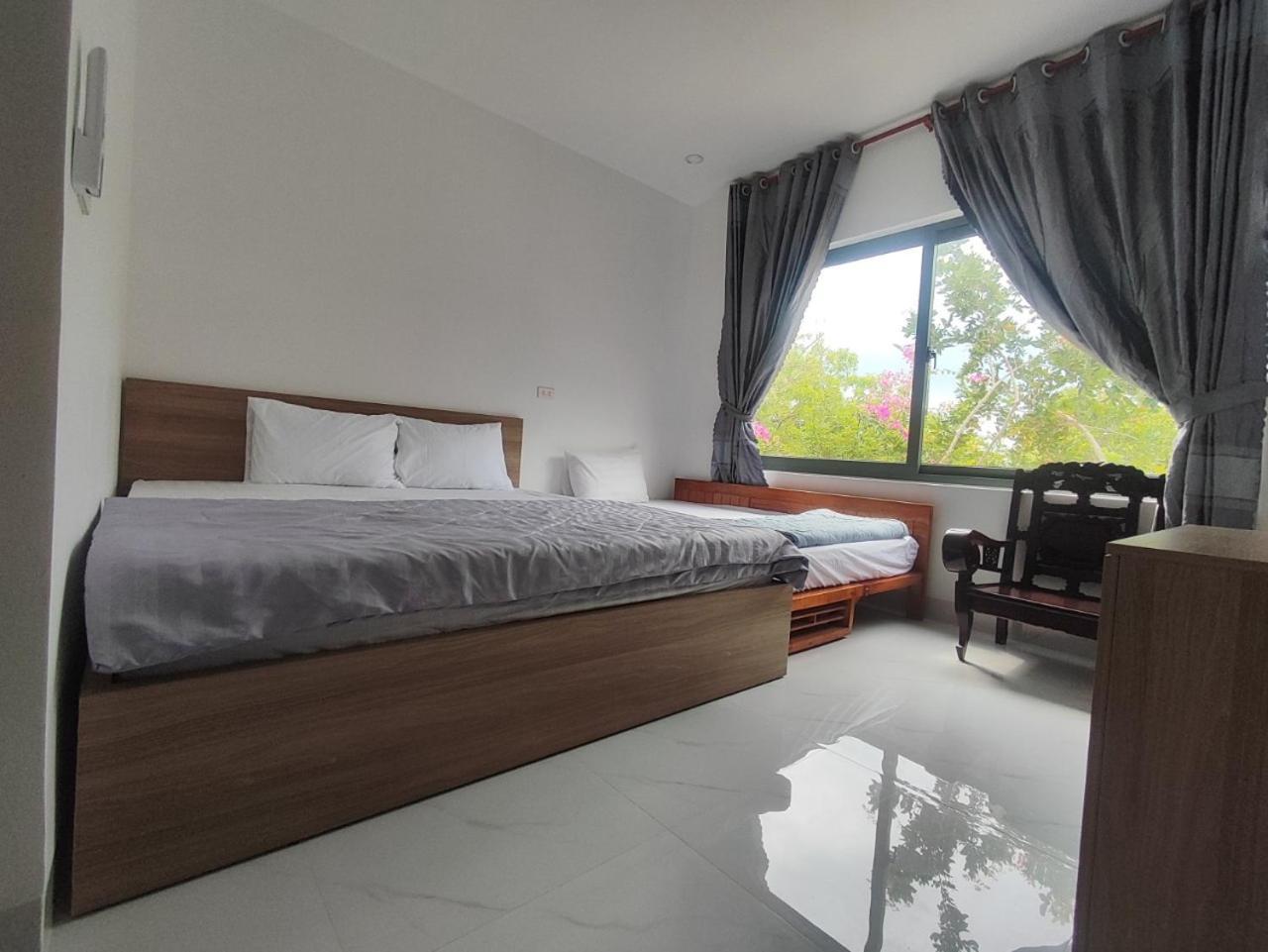 Gem Island Resort *