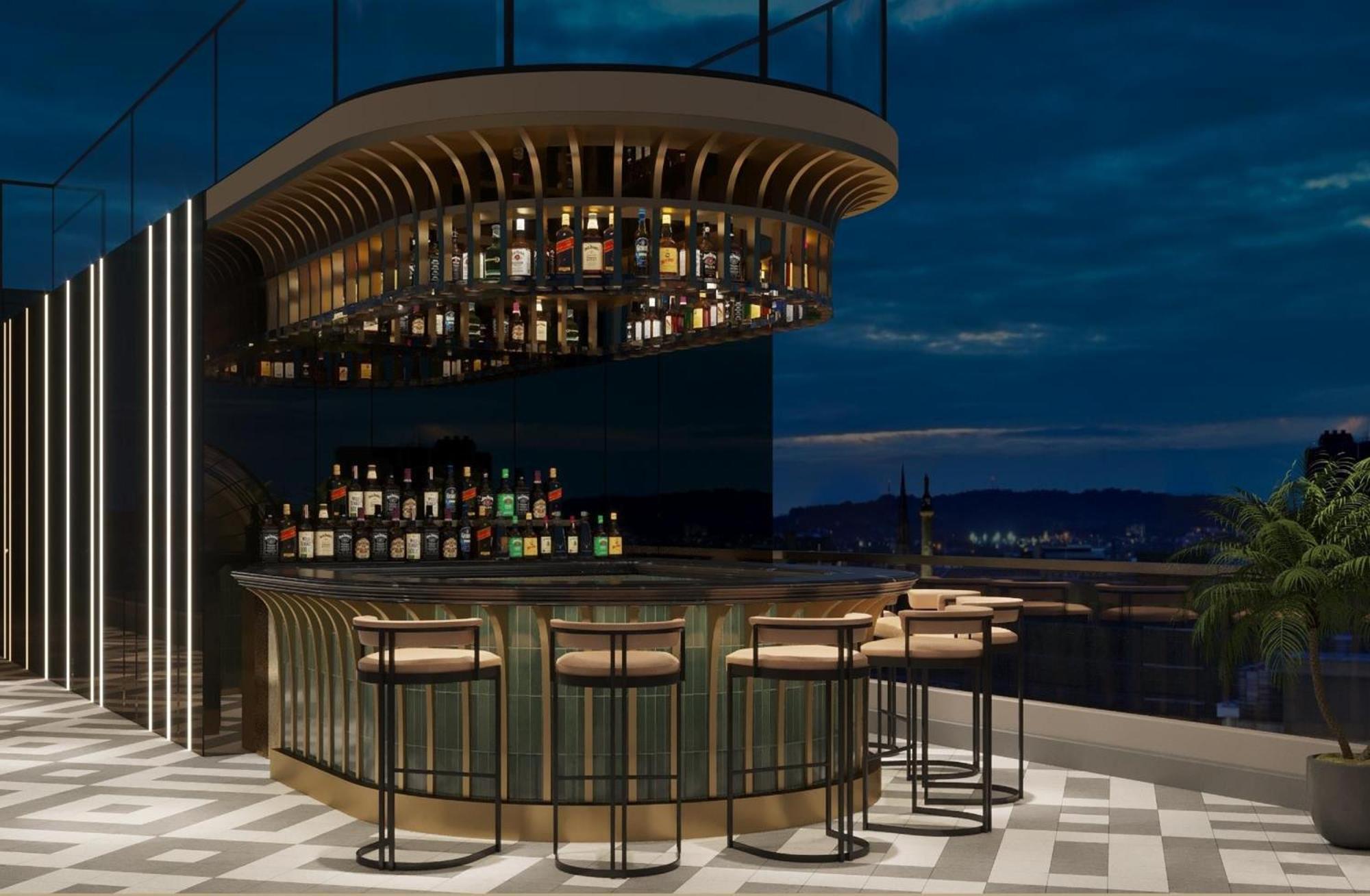 Le Premier & Rooftop Bar Khách sạn 4*