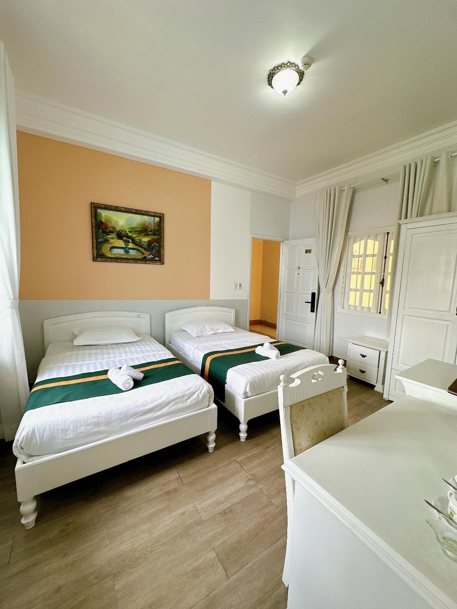 Le Petit Paris Khách sạn