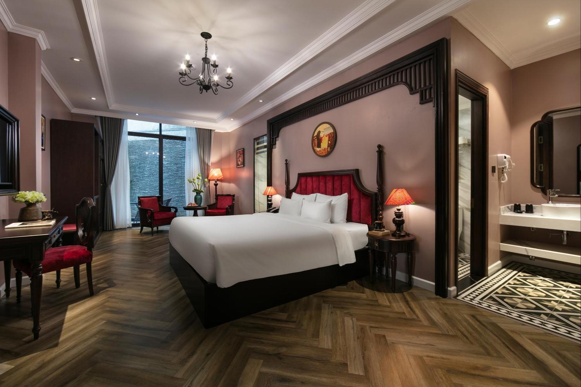 Acoustic & Hotel