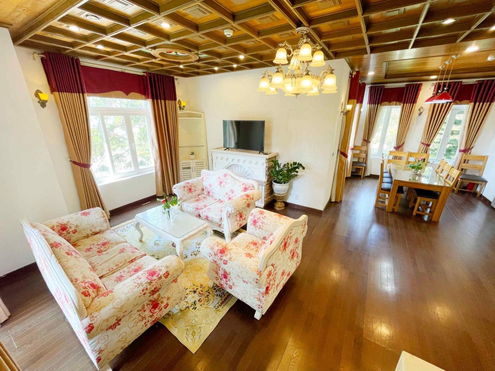 Luxury Khoi Nghia Bac Son Gan Cho Dem - Gan Ho Xuan Huong Villa