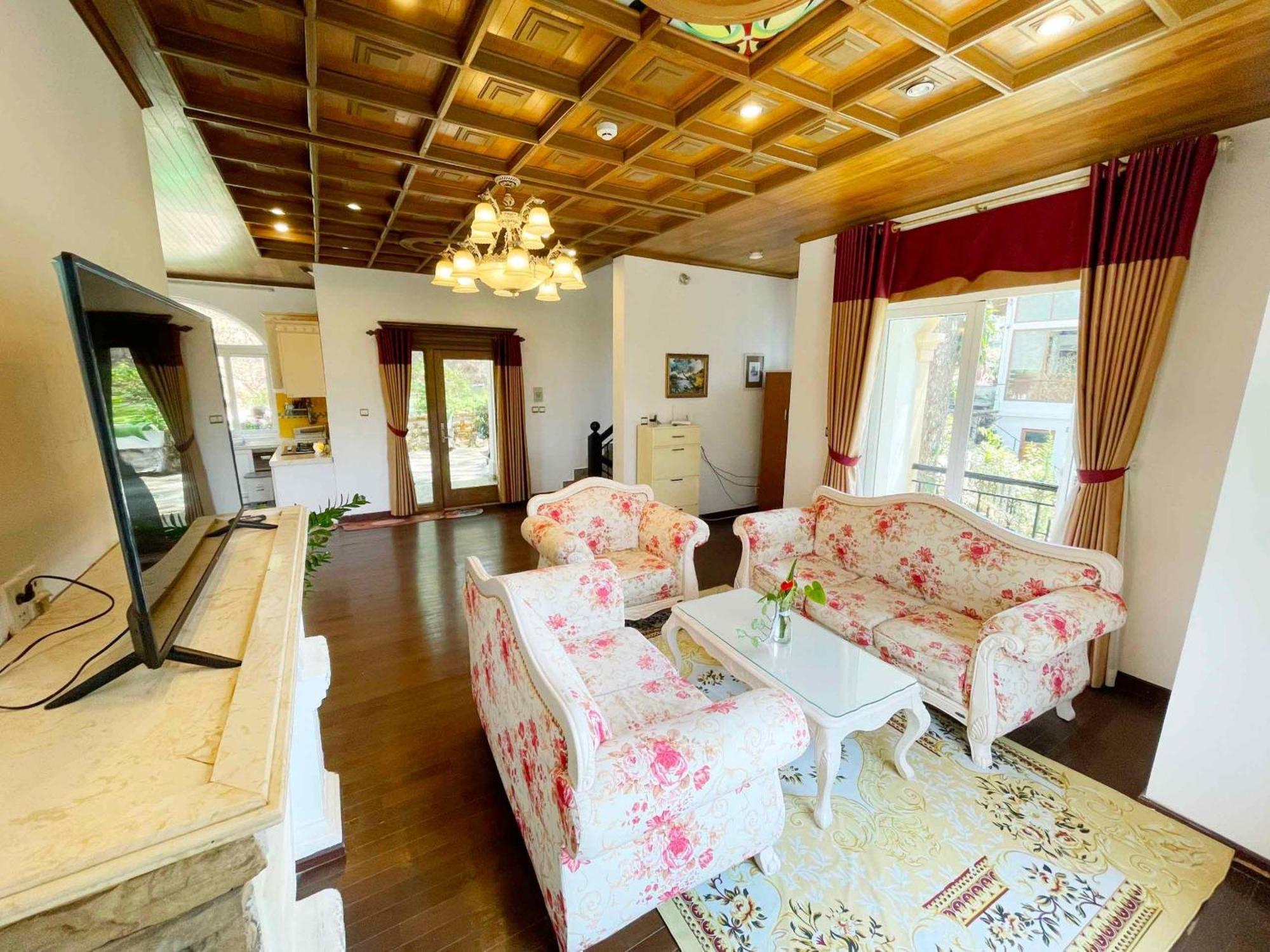 Villa Luxury Khoi Nghia Bac Son Gan Cho Dem - Gan Ho Xuan Huong