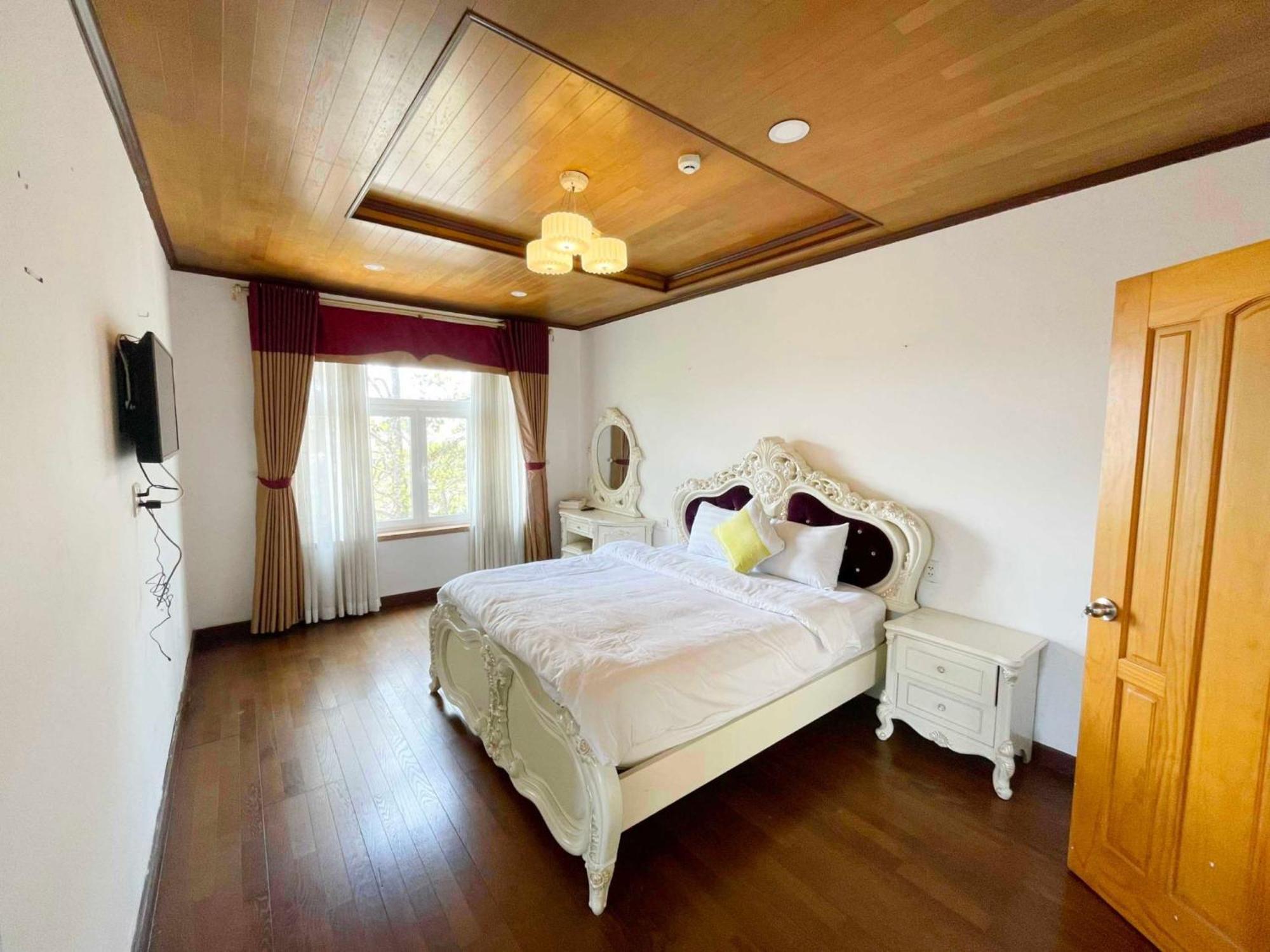Villa Luxury Khoi Nghia Bac Son Gan Cho Dem - Gan Ho Xuan Huong *
