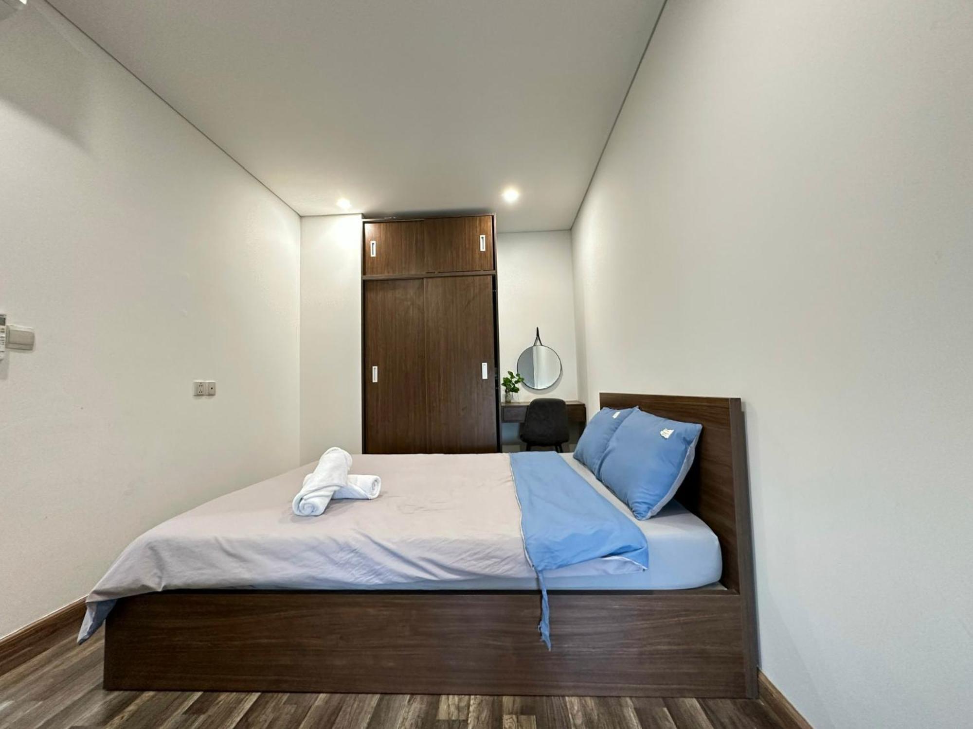 Luxury Apartment *