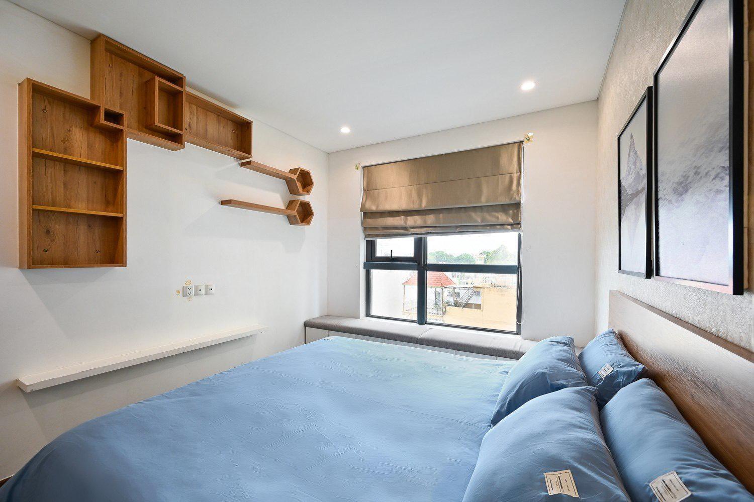 Luxury Apartment *