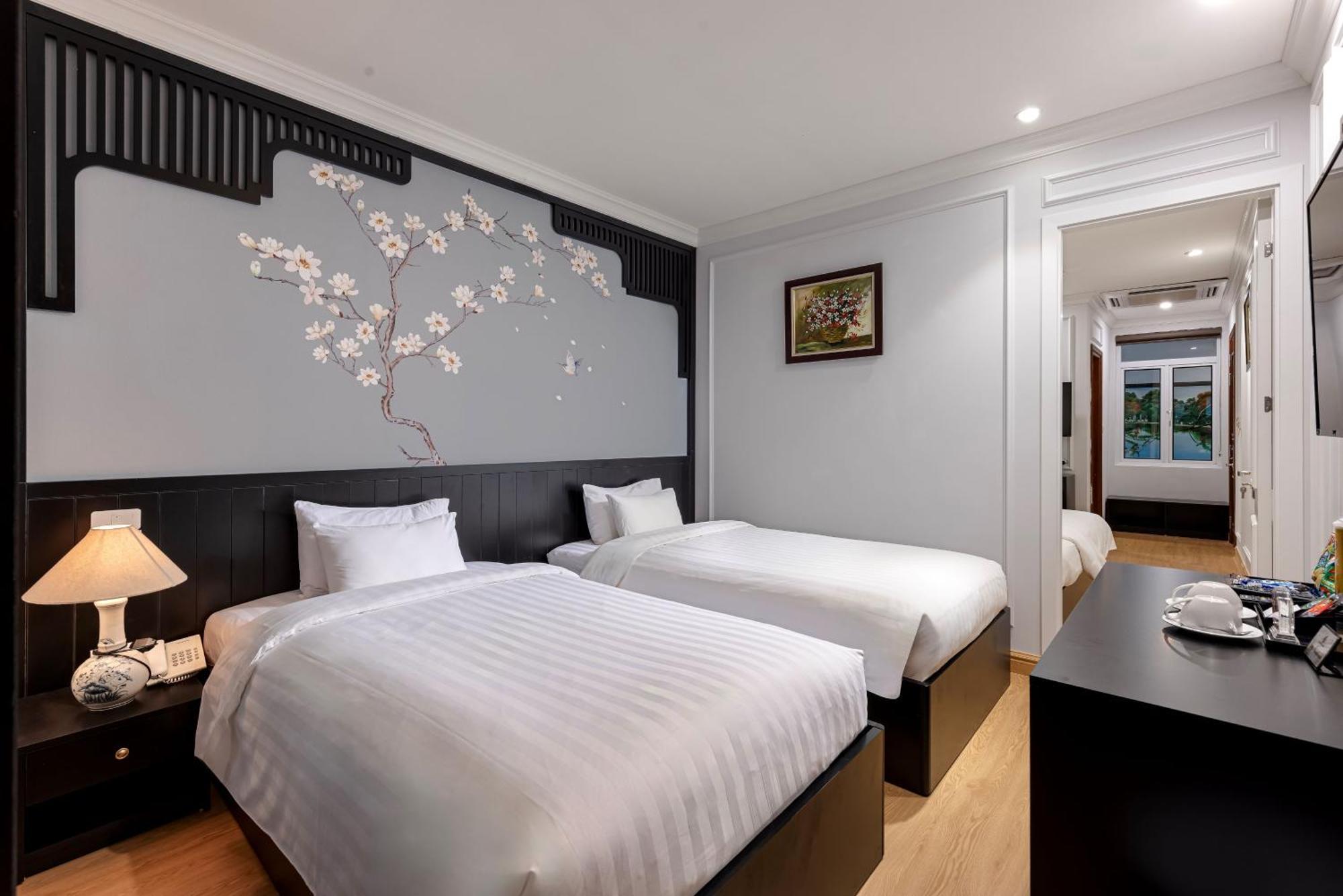 Serenata San De Khách sạn 4*