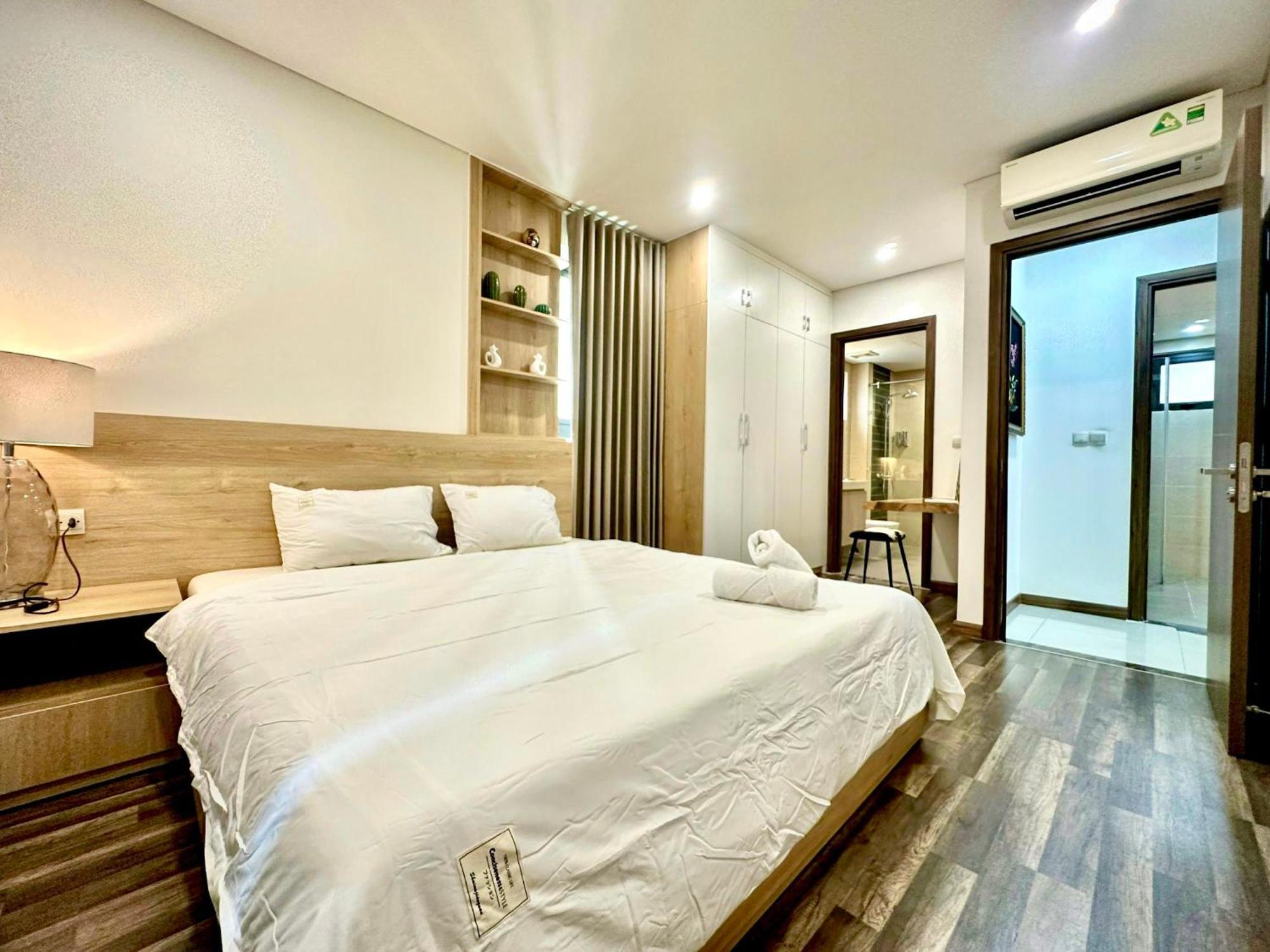 Luxury Apartment *