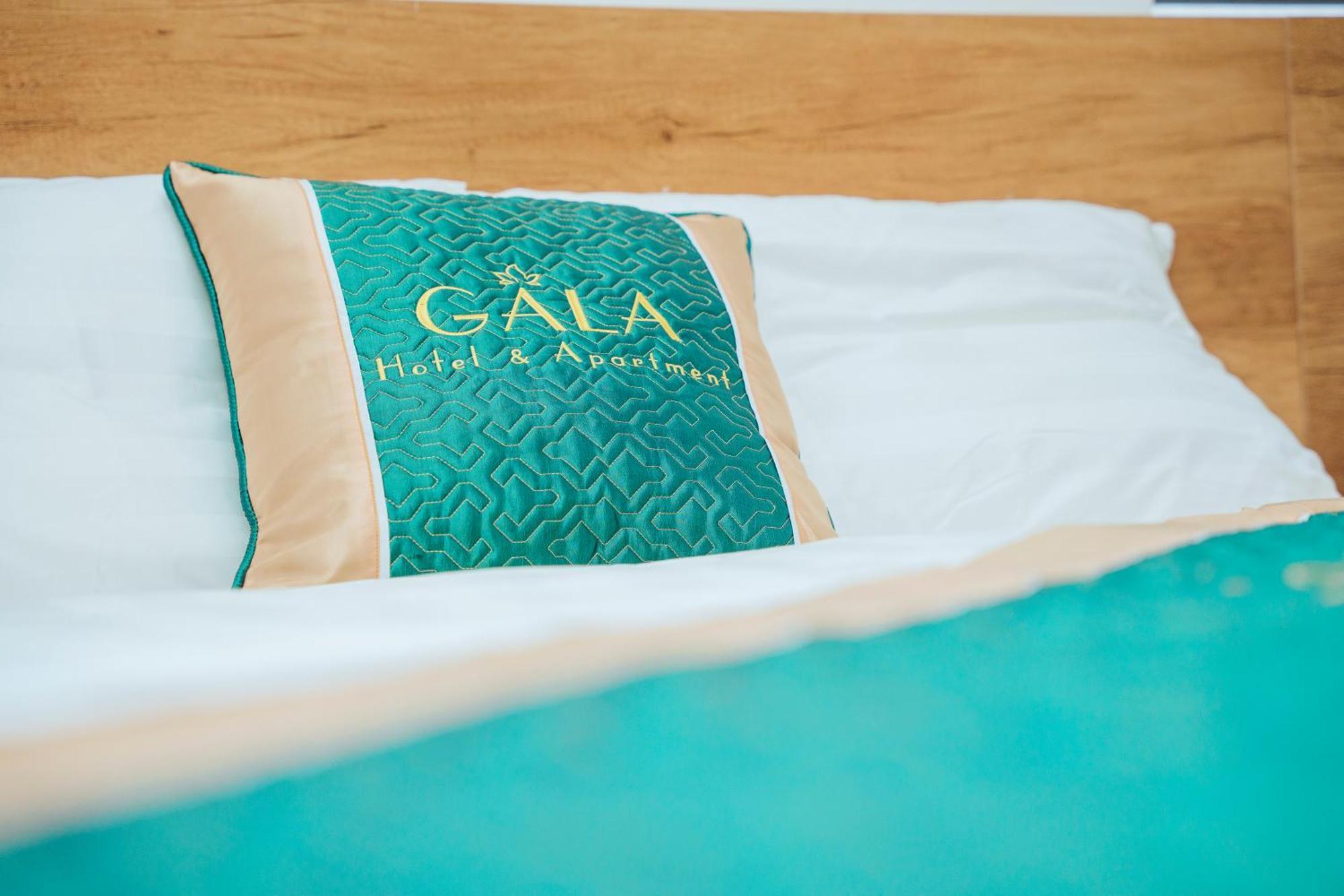 Gala & Hai Phong
