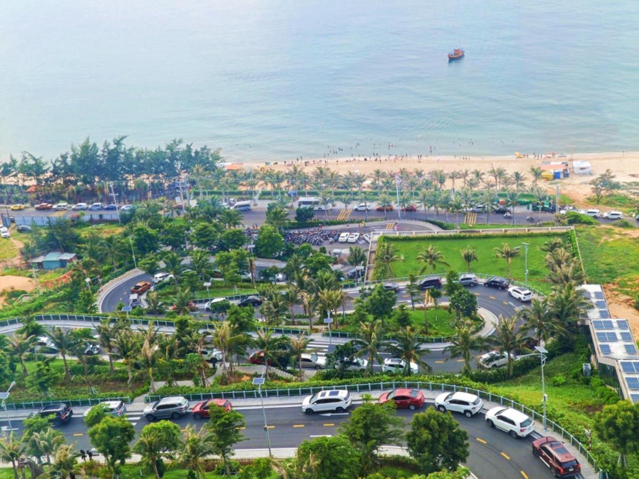 M Condotel By Mandala Cham Bay & Hotel