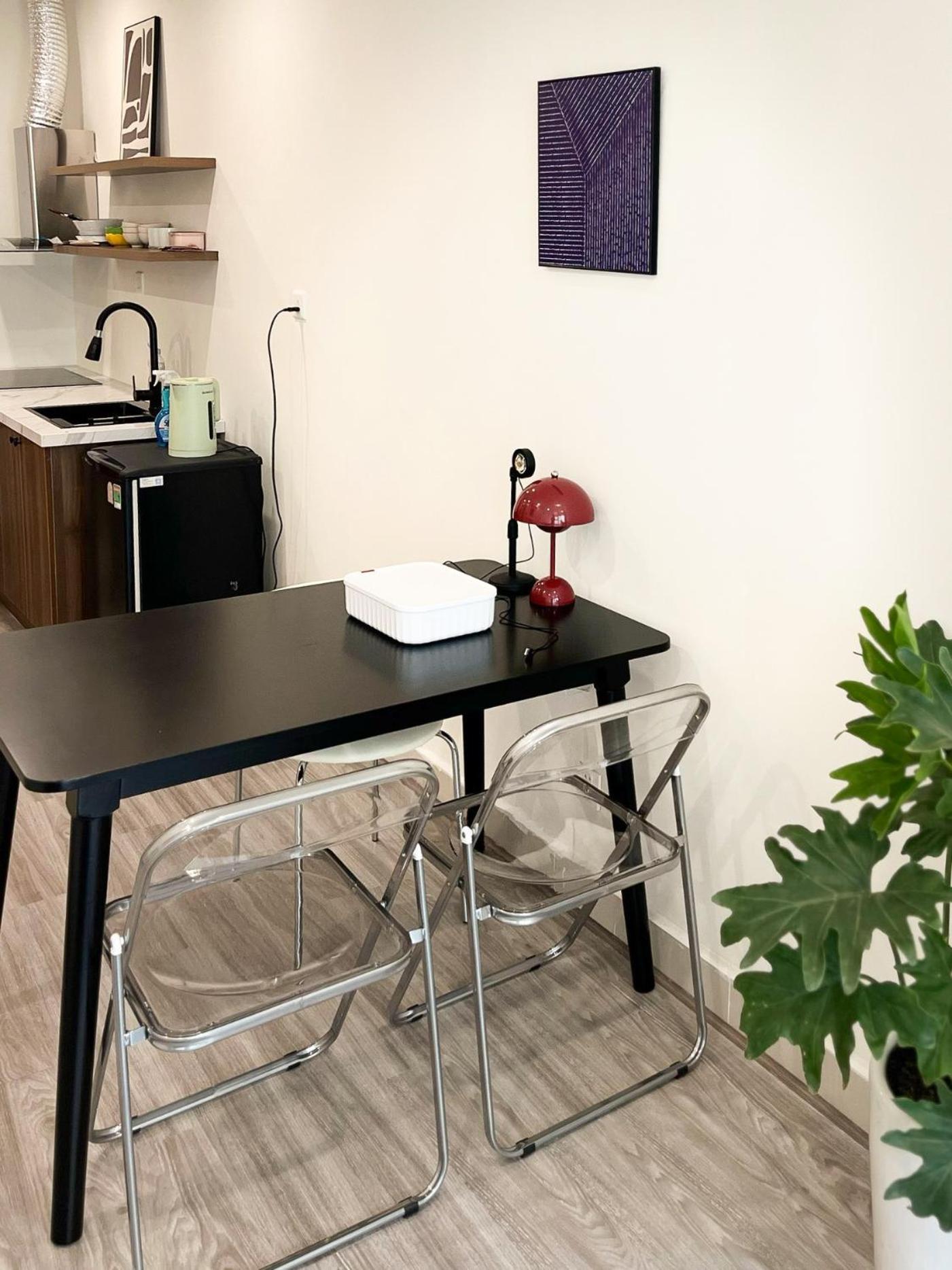 1br Vinhomes Balcony! Bauhaus Style Cozy House * Hanoi