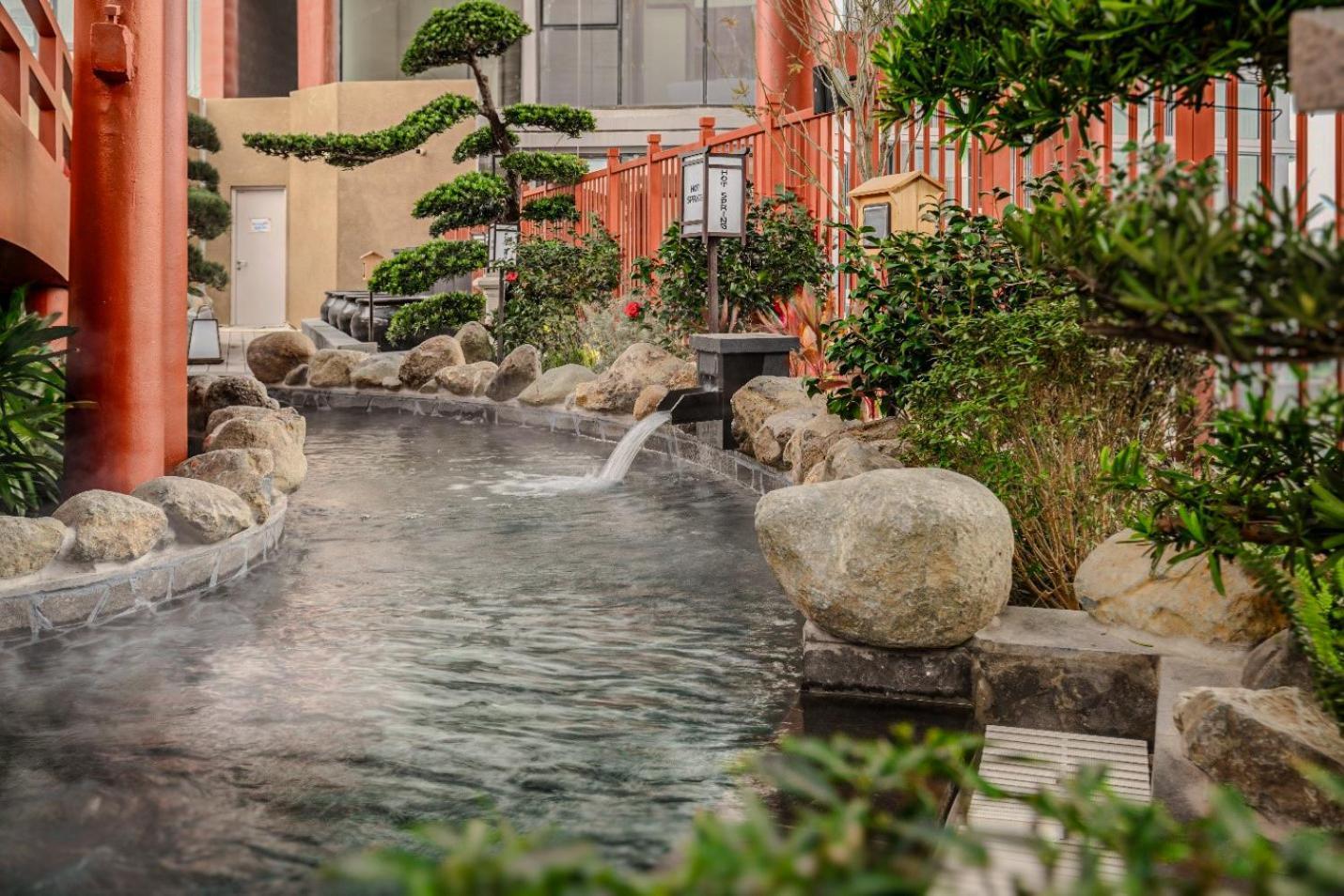 3br Ecopark Onsen! Balcony View Free Pool Apartment *