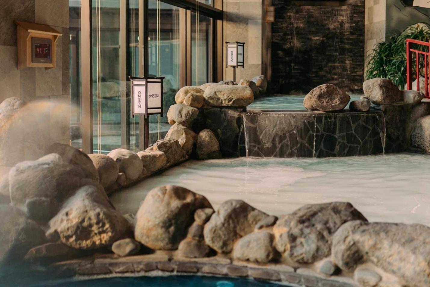 Apartment 3br Ecopark Onsen! Balcony View Free Pool *