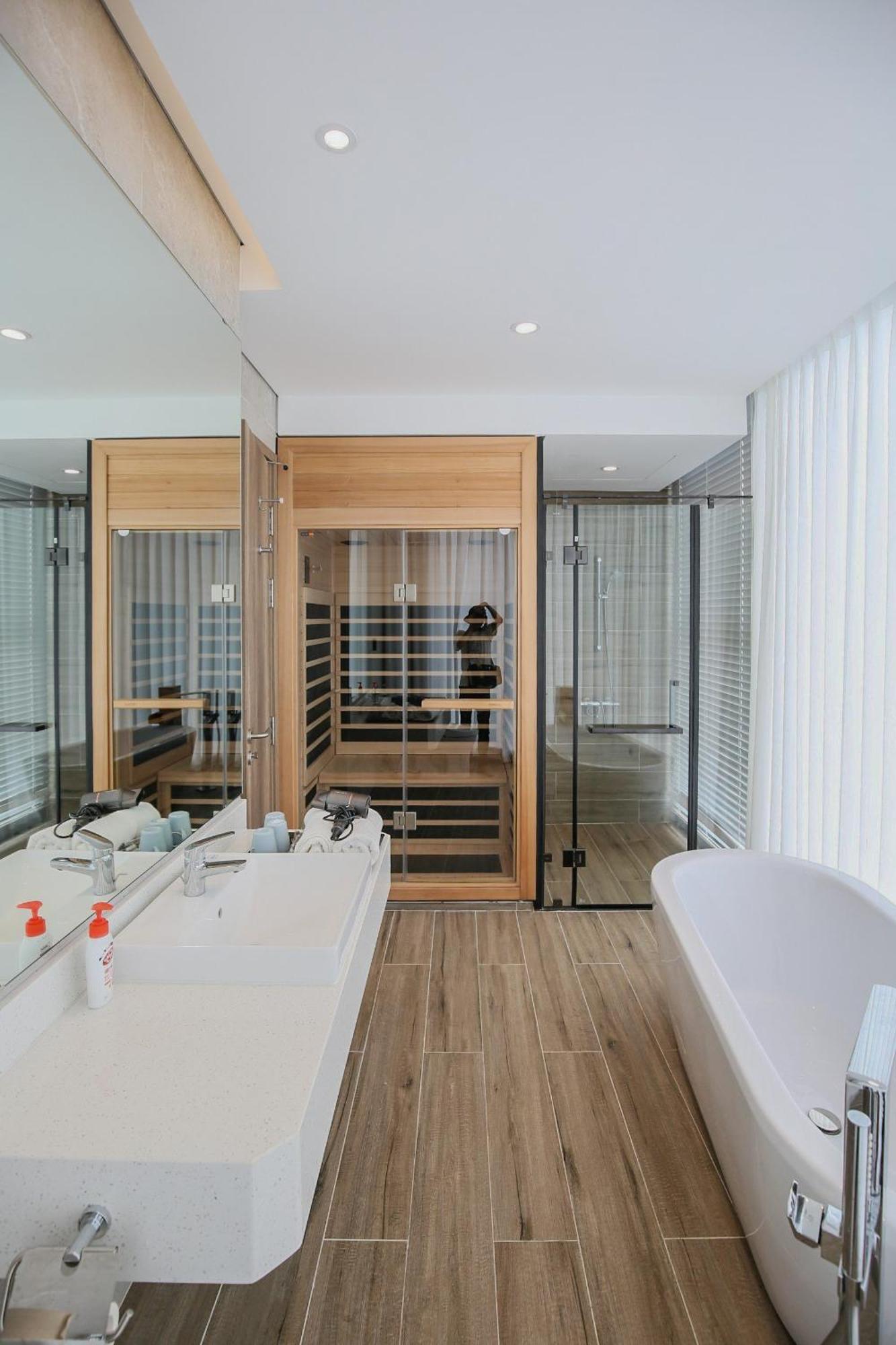 Apartment 3br Ecopark Onsen! Balcony View Free Pool