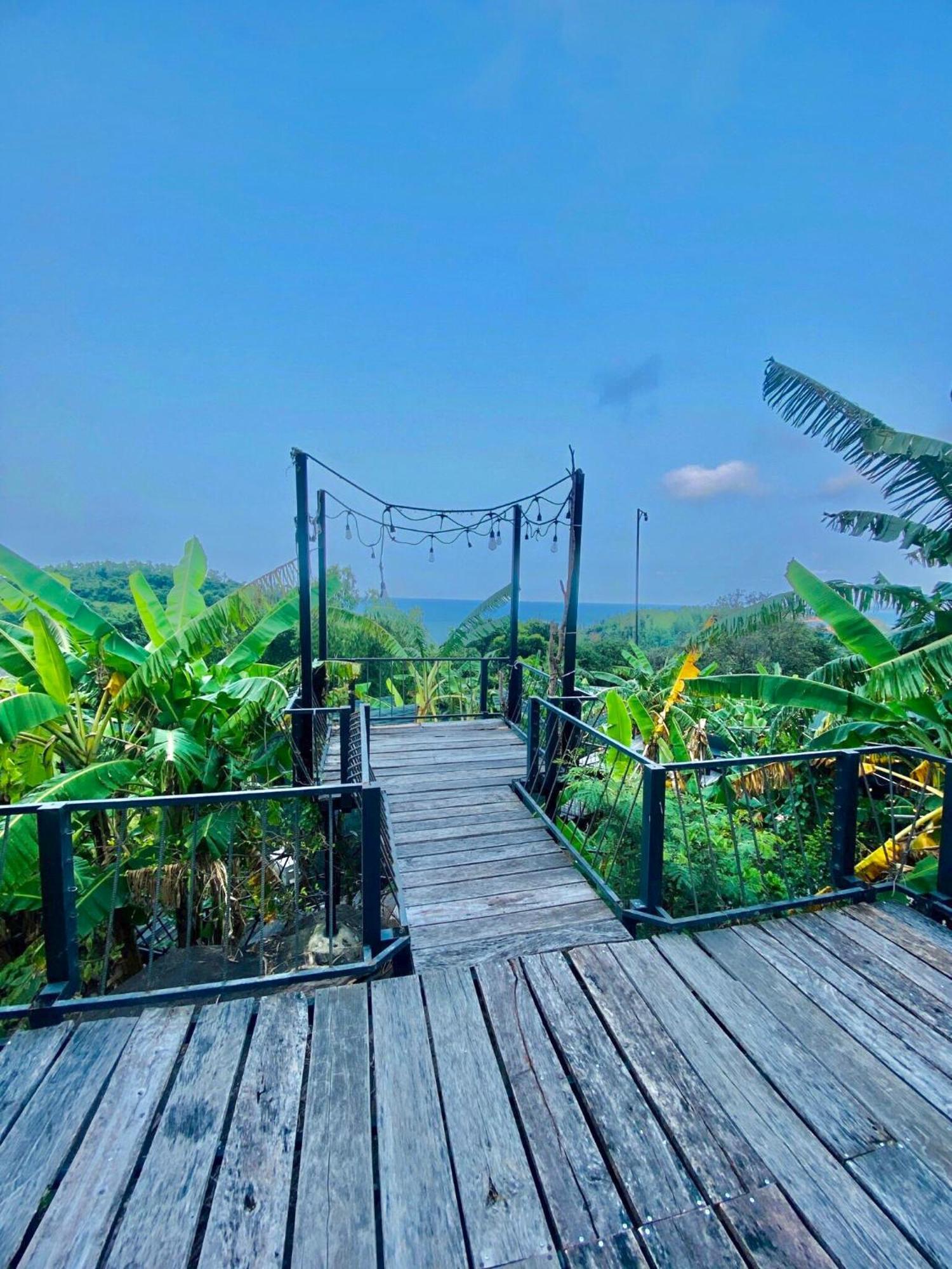 Long Hill Bai Xep & 3*