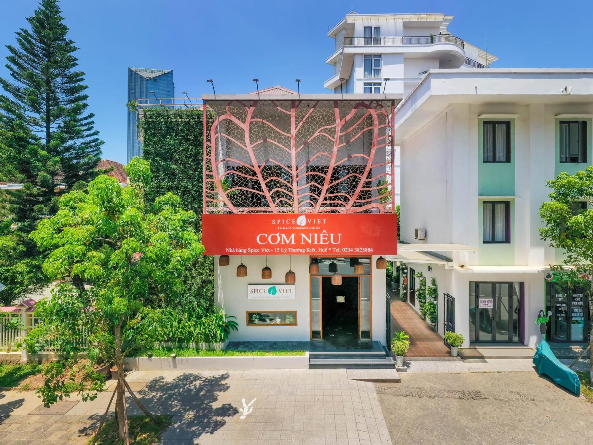 Khách sạn Emm 4*