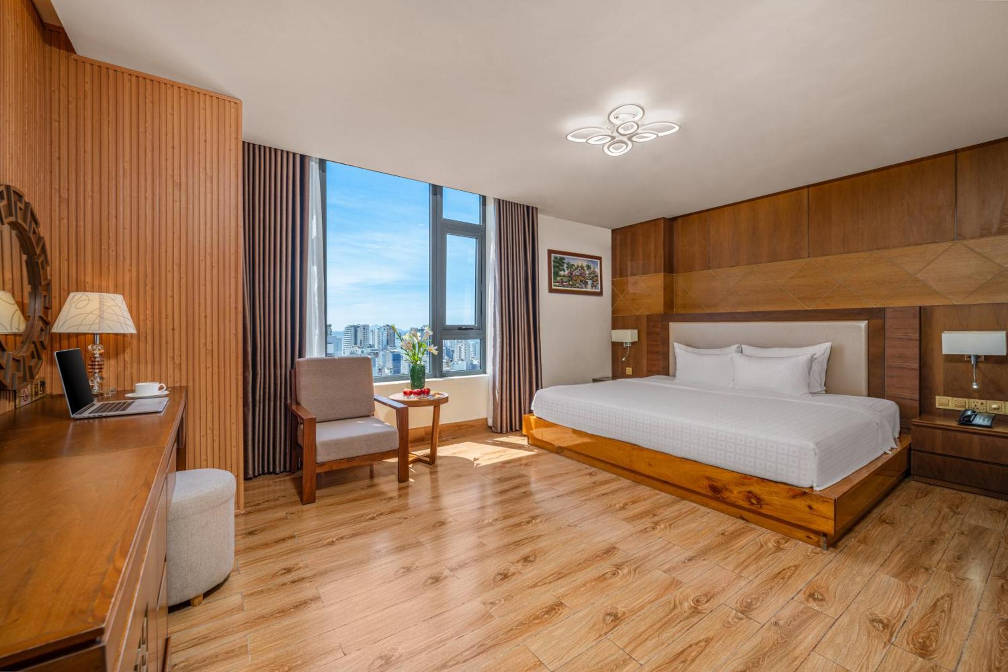 Nhu Minh Plaza Hotel 4*