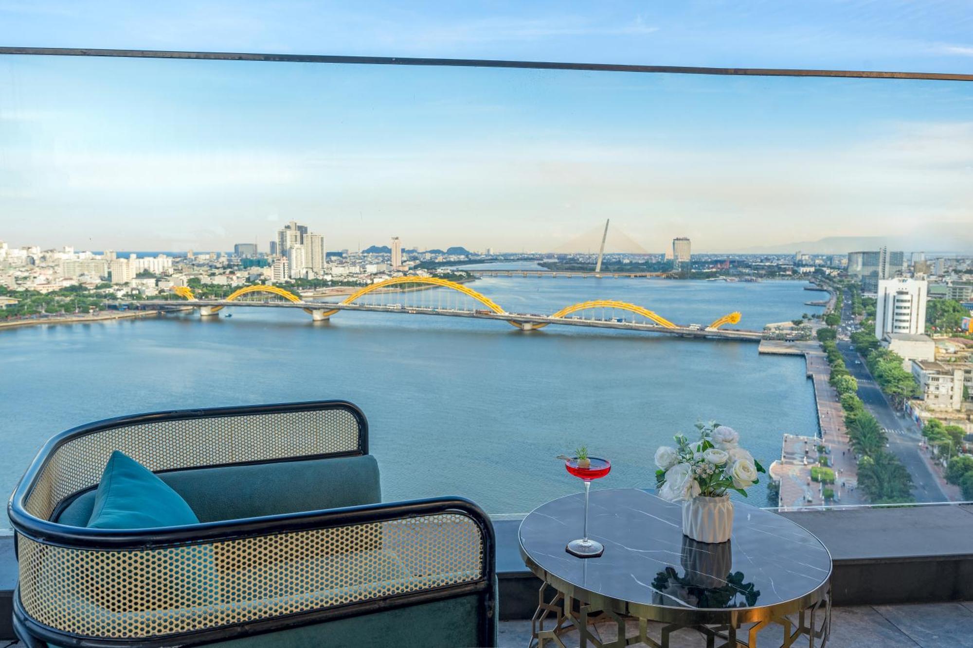 Haian Riverfront Hotel