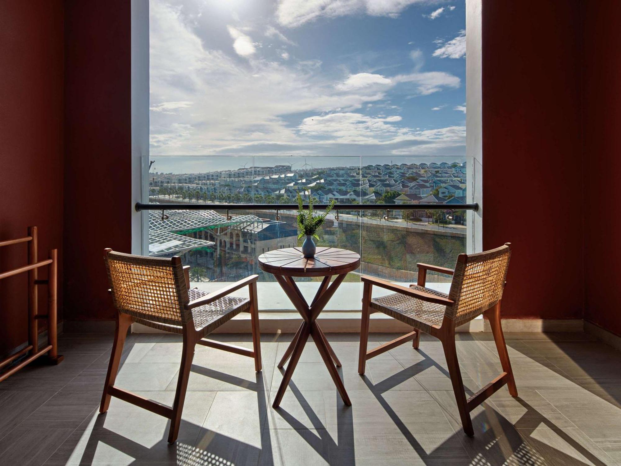 Resort Moevenpick 5*
