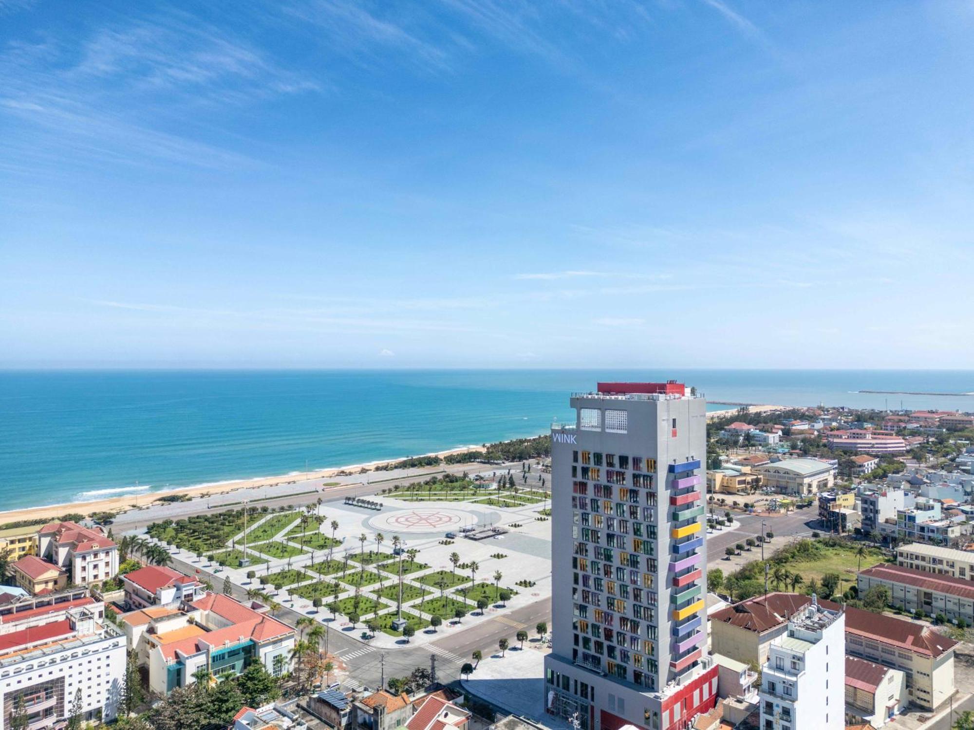 Khách sạn Wink - 24hrs & Rooftop Pool Bar 4*
