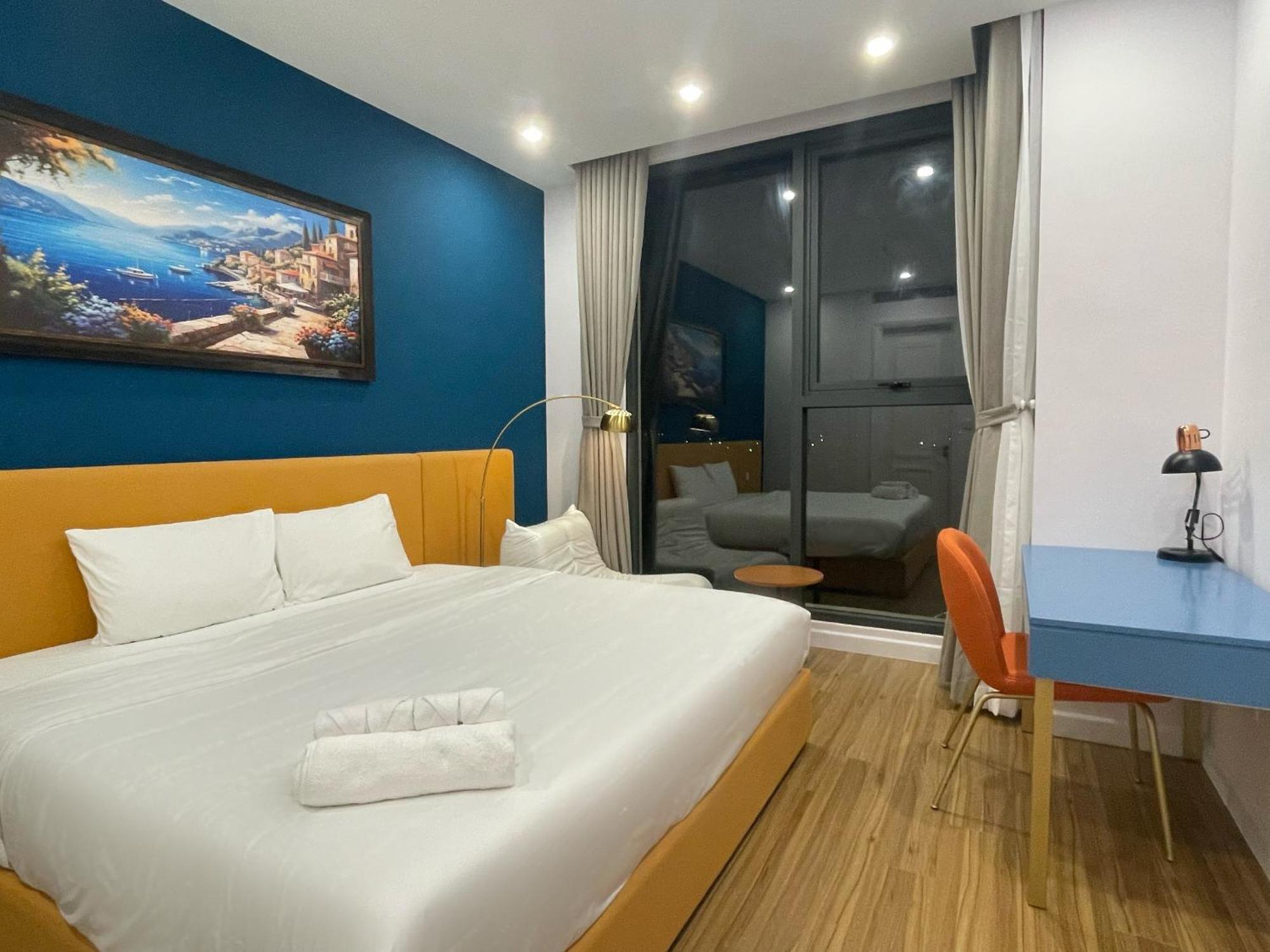 Sea Gallery Luxury