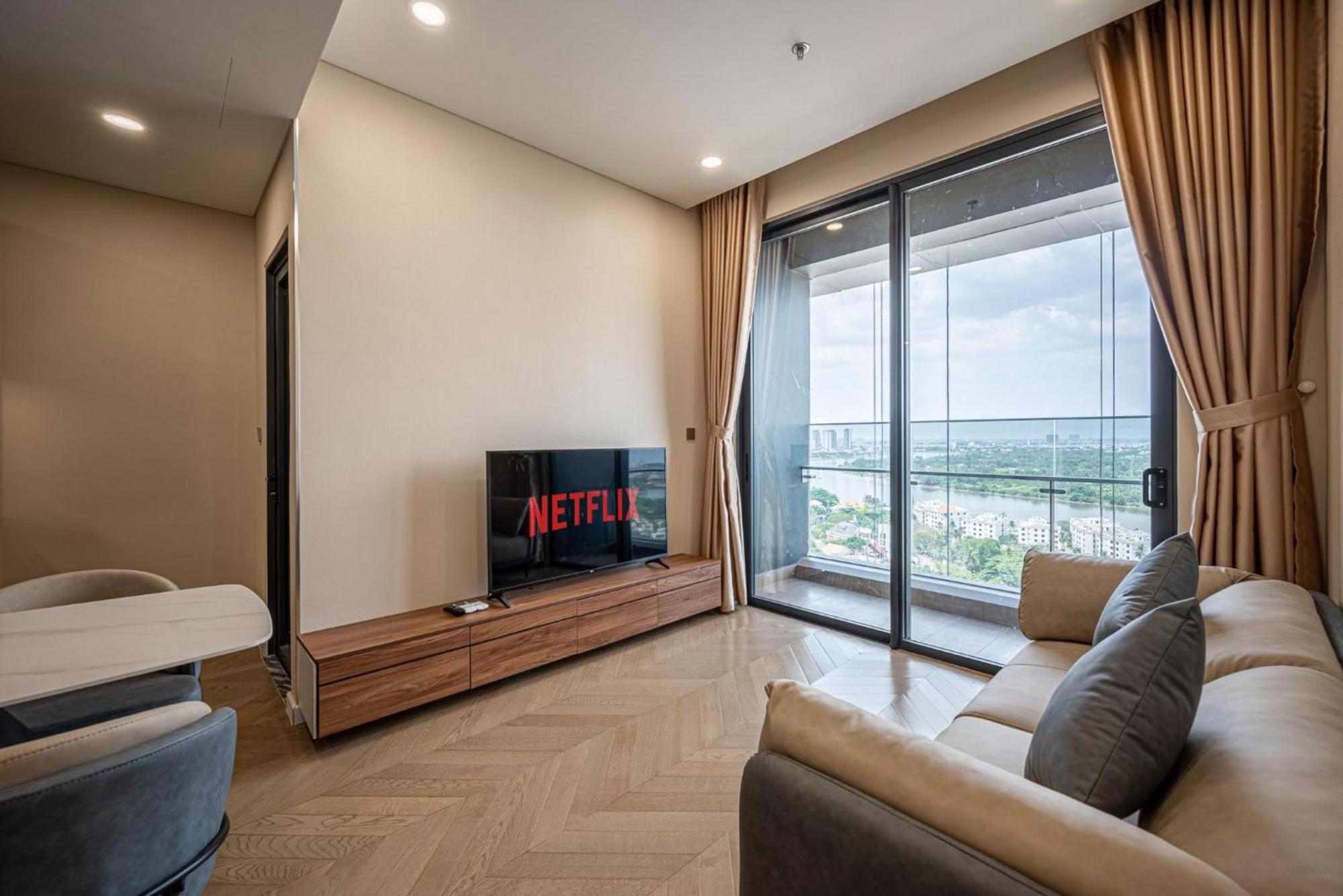 Lumiere Riverside - Luxury District 2