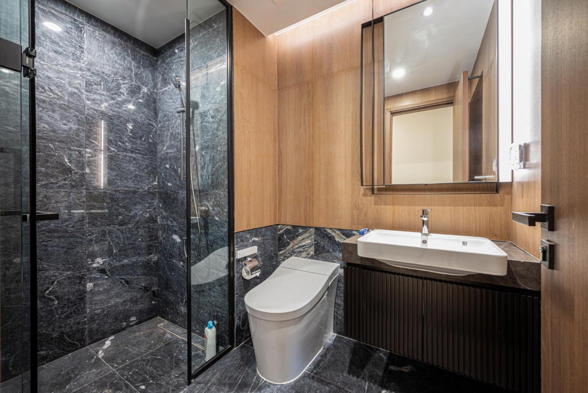 Lumiere Riverside - Luxury District 2 Apartment *