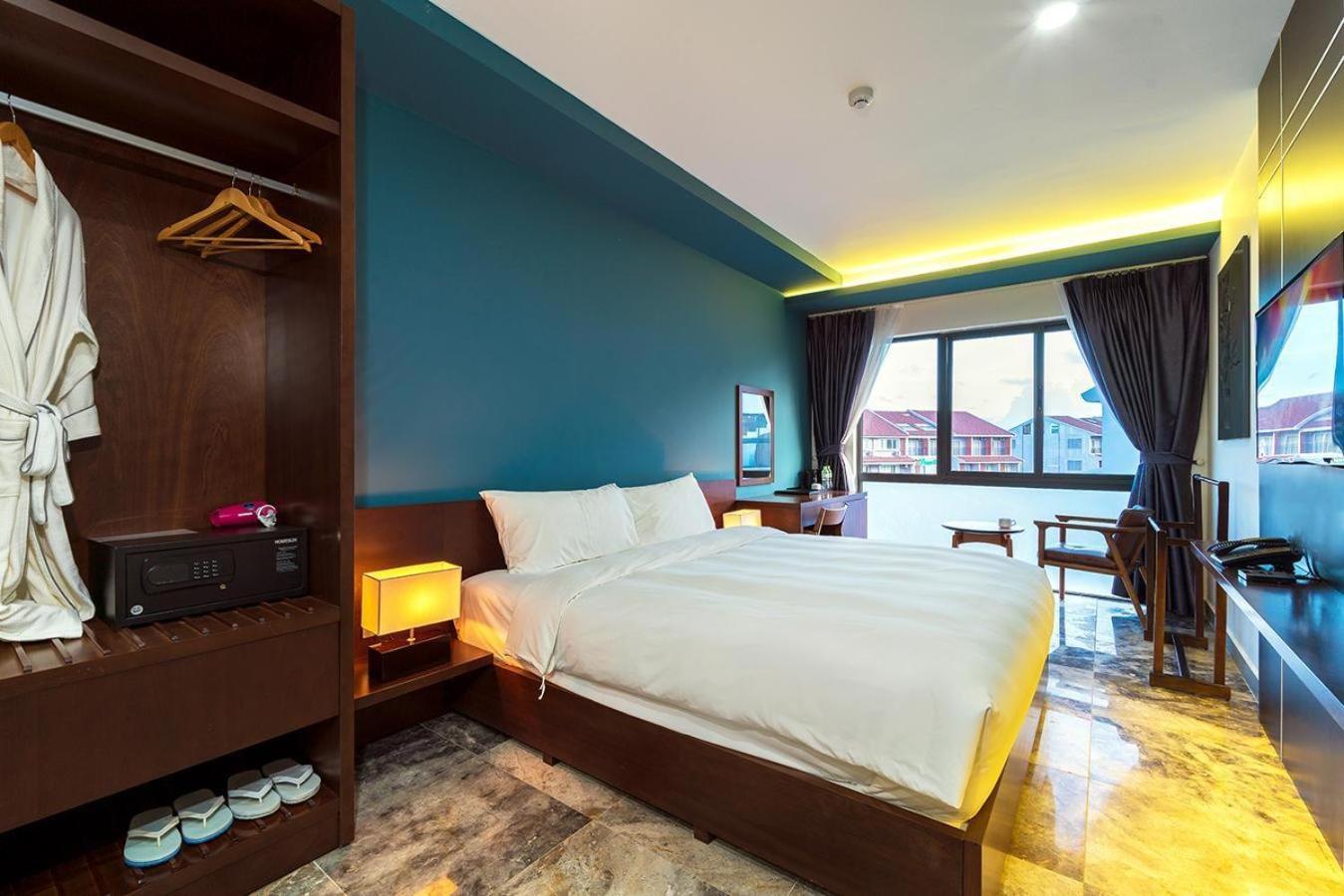 Mojo Boutique Hotel