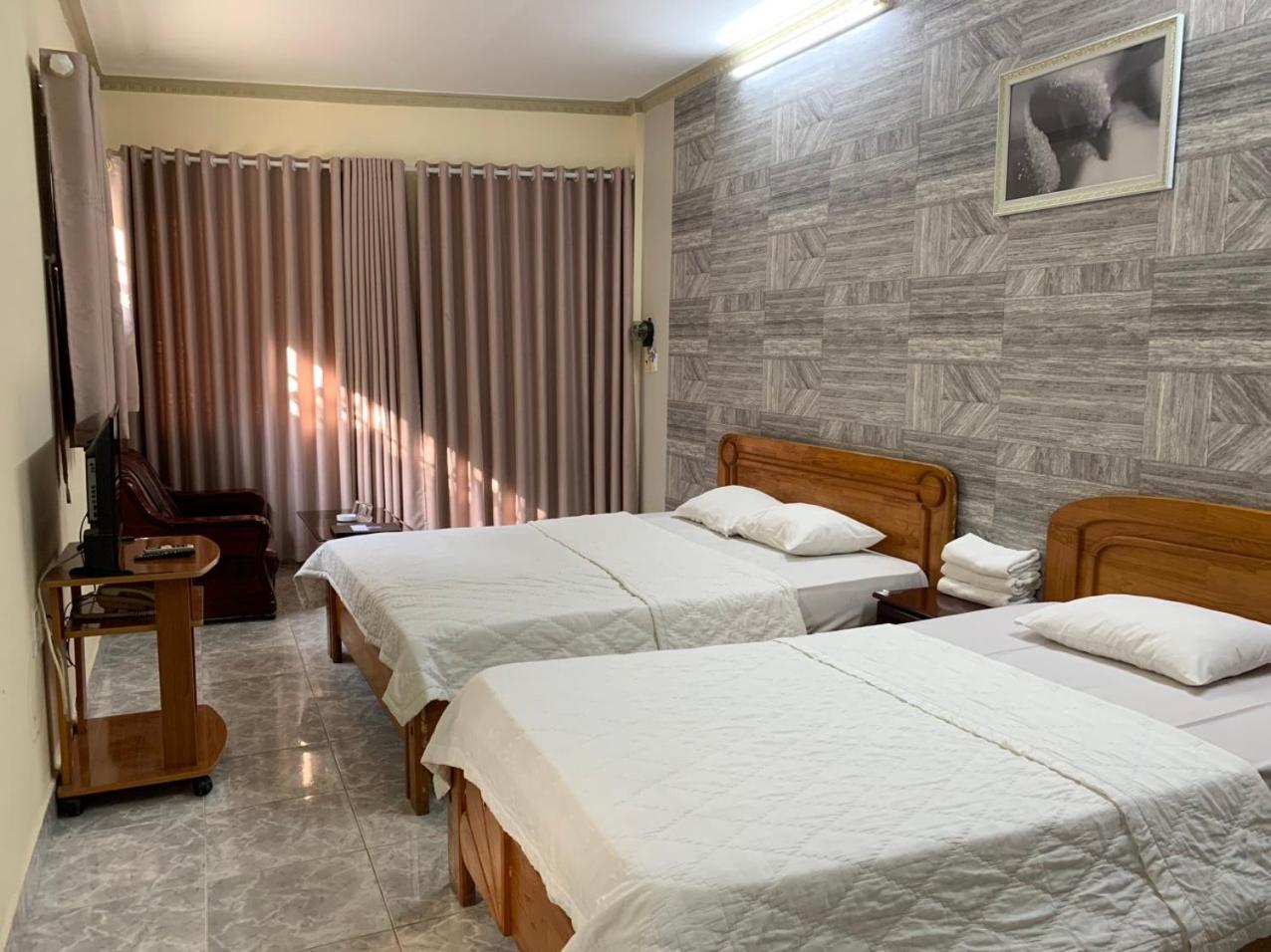 Lam Son Hotel 2*