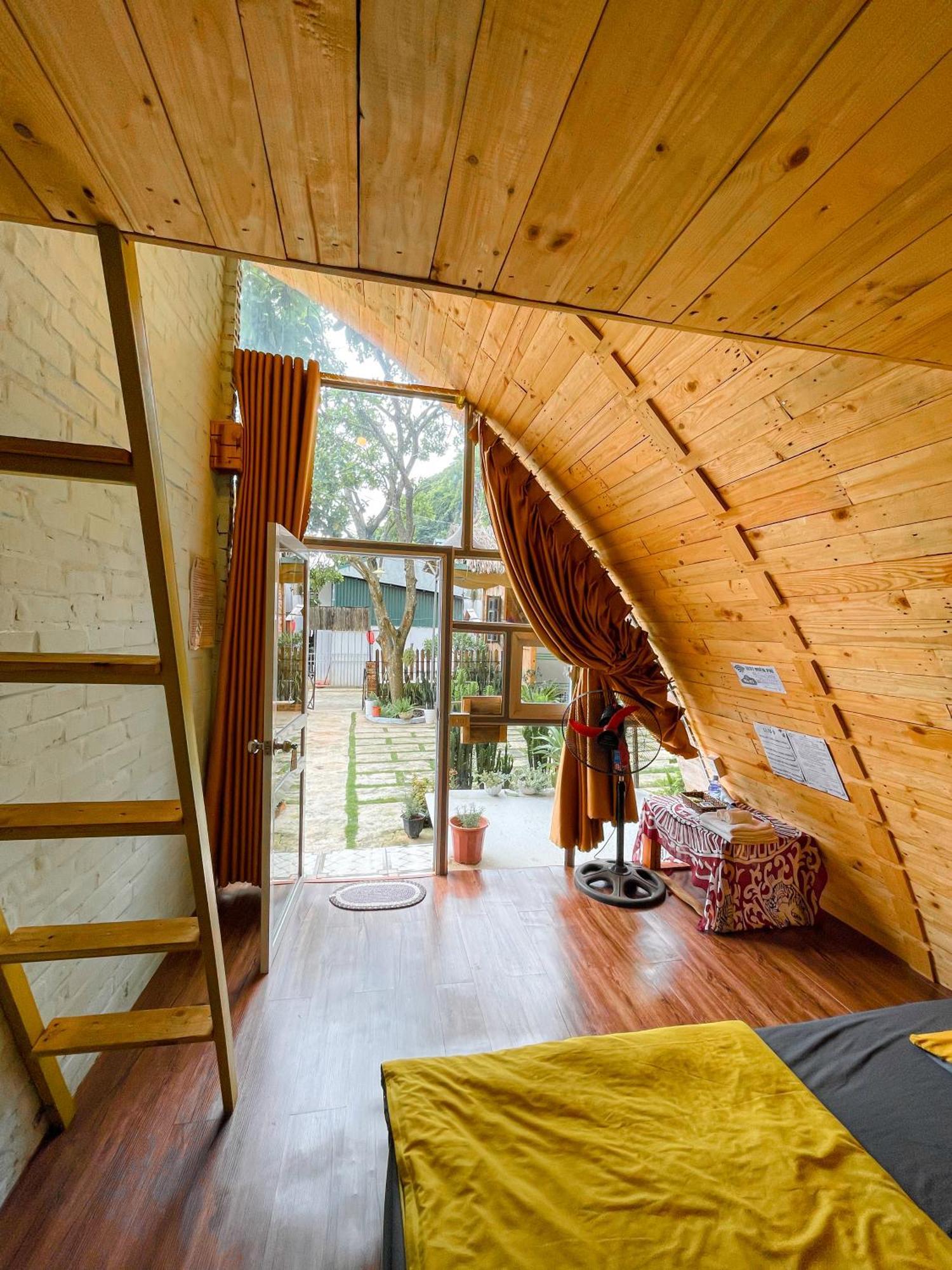 Gau Smile - Moc Chau Lodge *