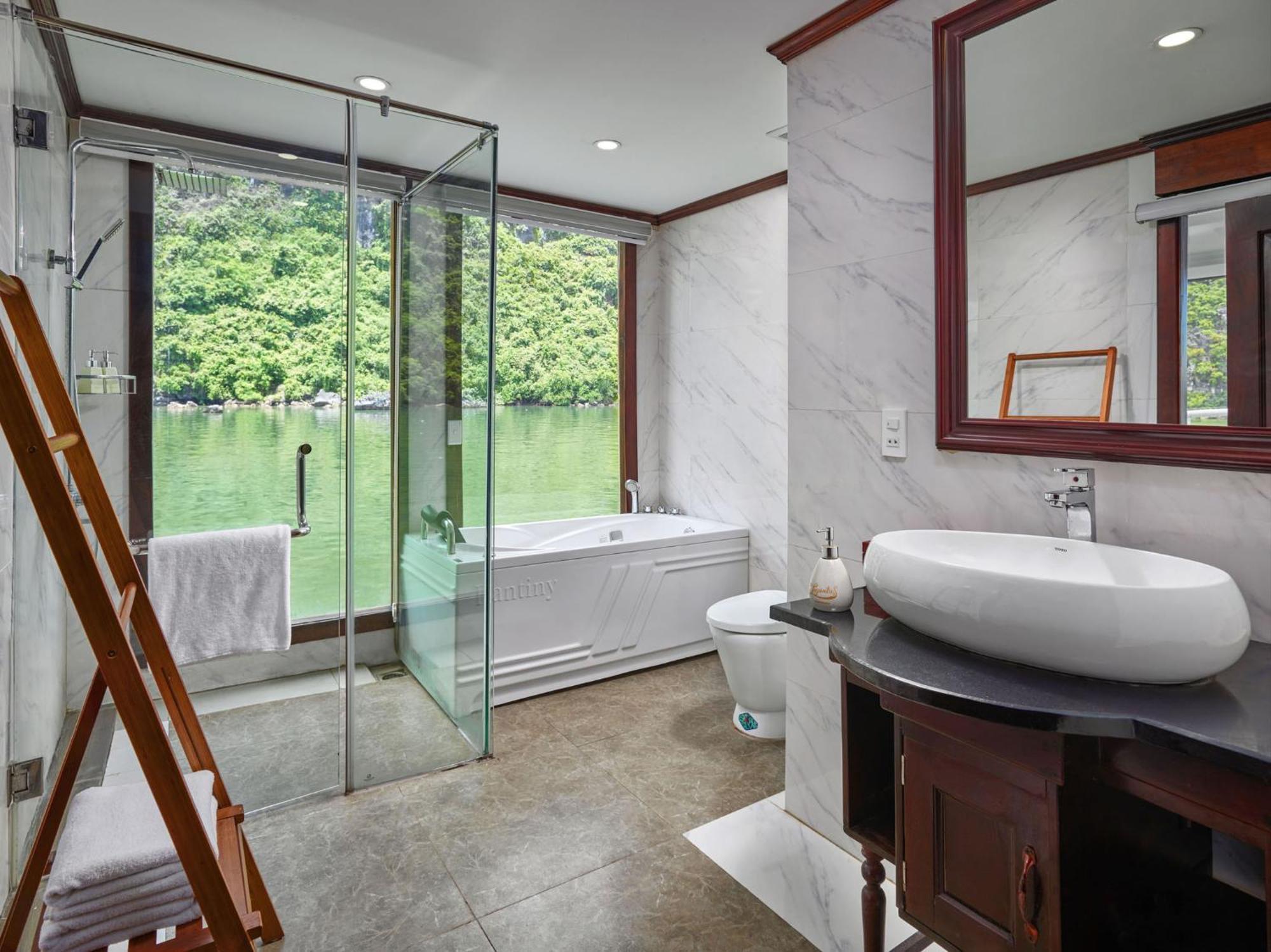 Le Journey Elegance Cruise  Ha Long
