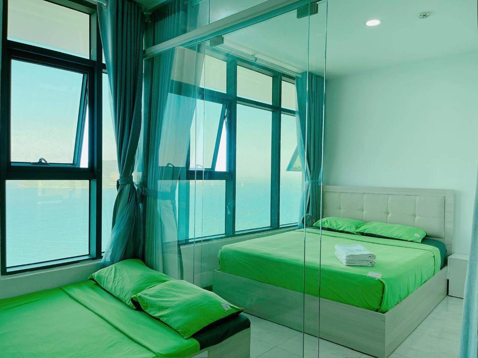 Sunflower Apartment *