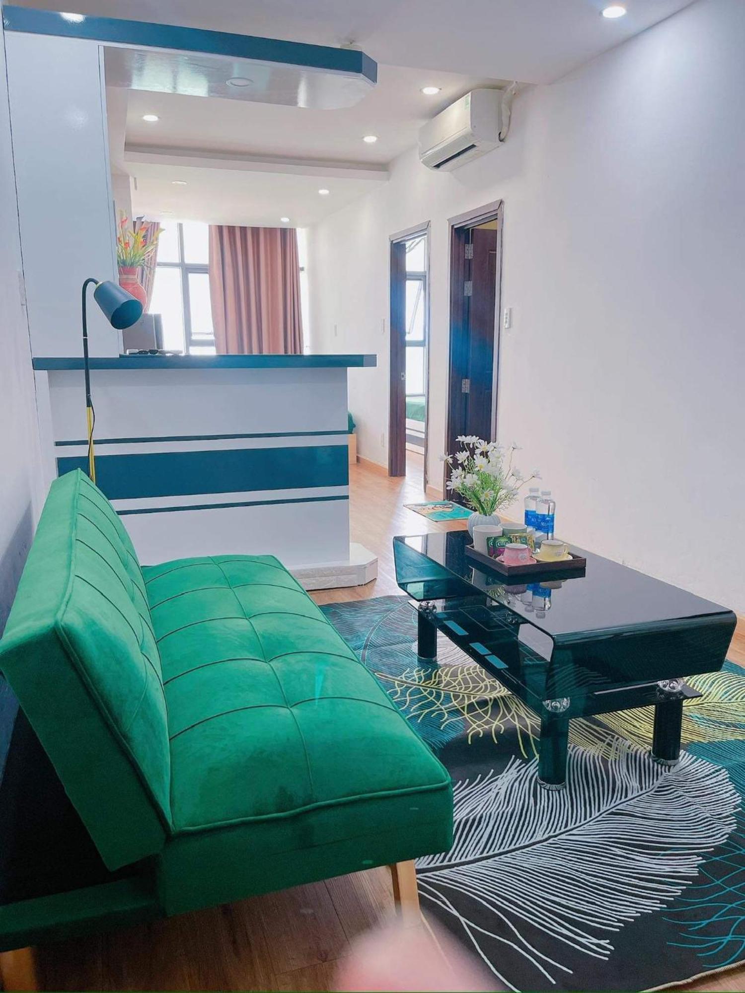 Sunflower Apartment *